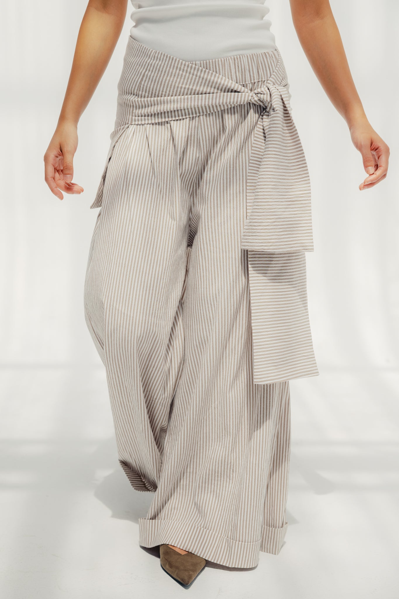 The Sunset Pants White & Cafe