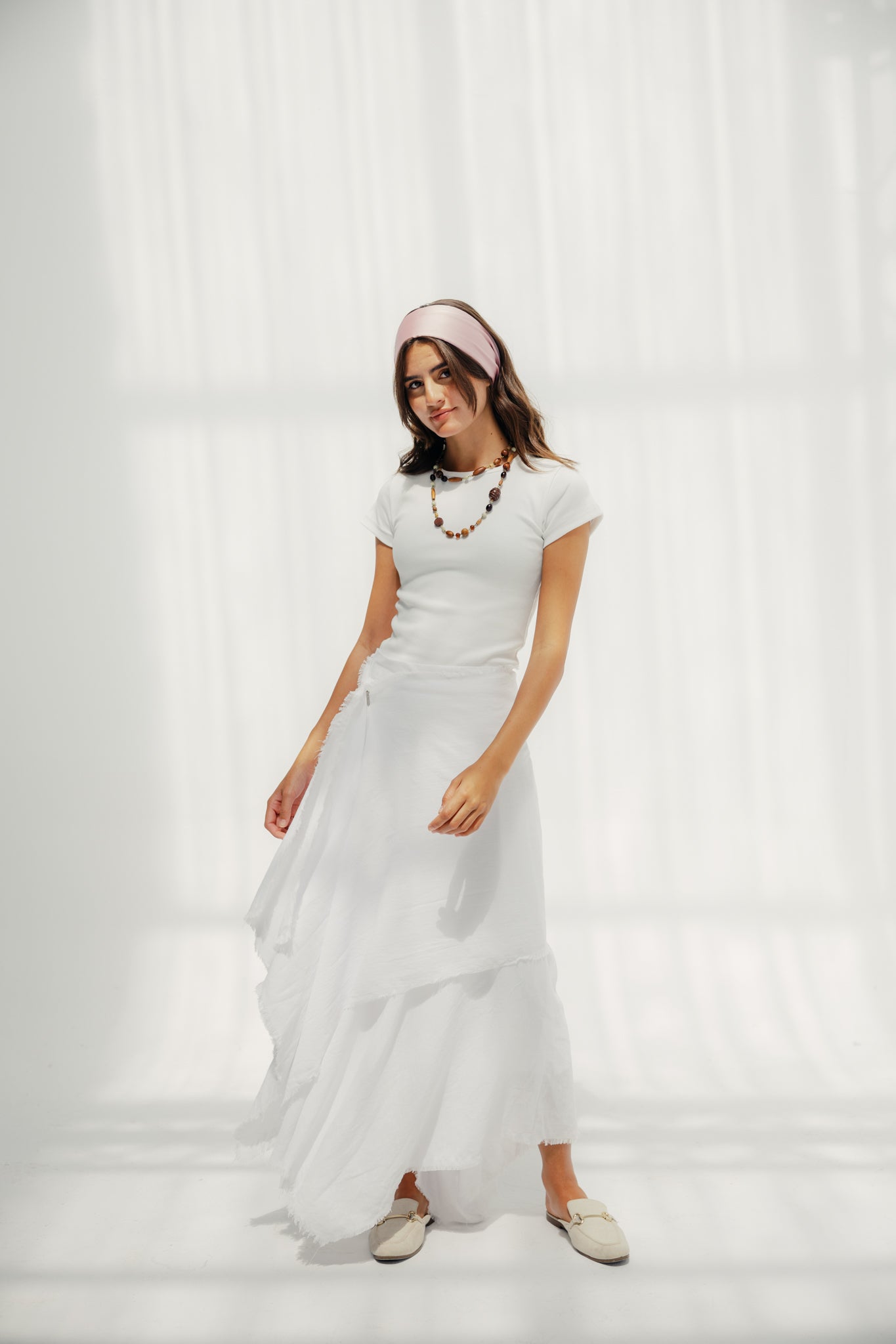 A Flowy skirt with different lengths White