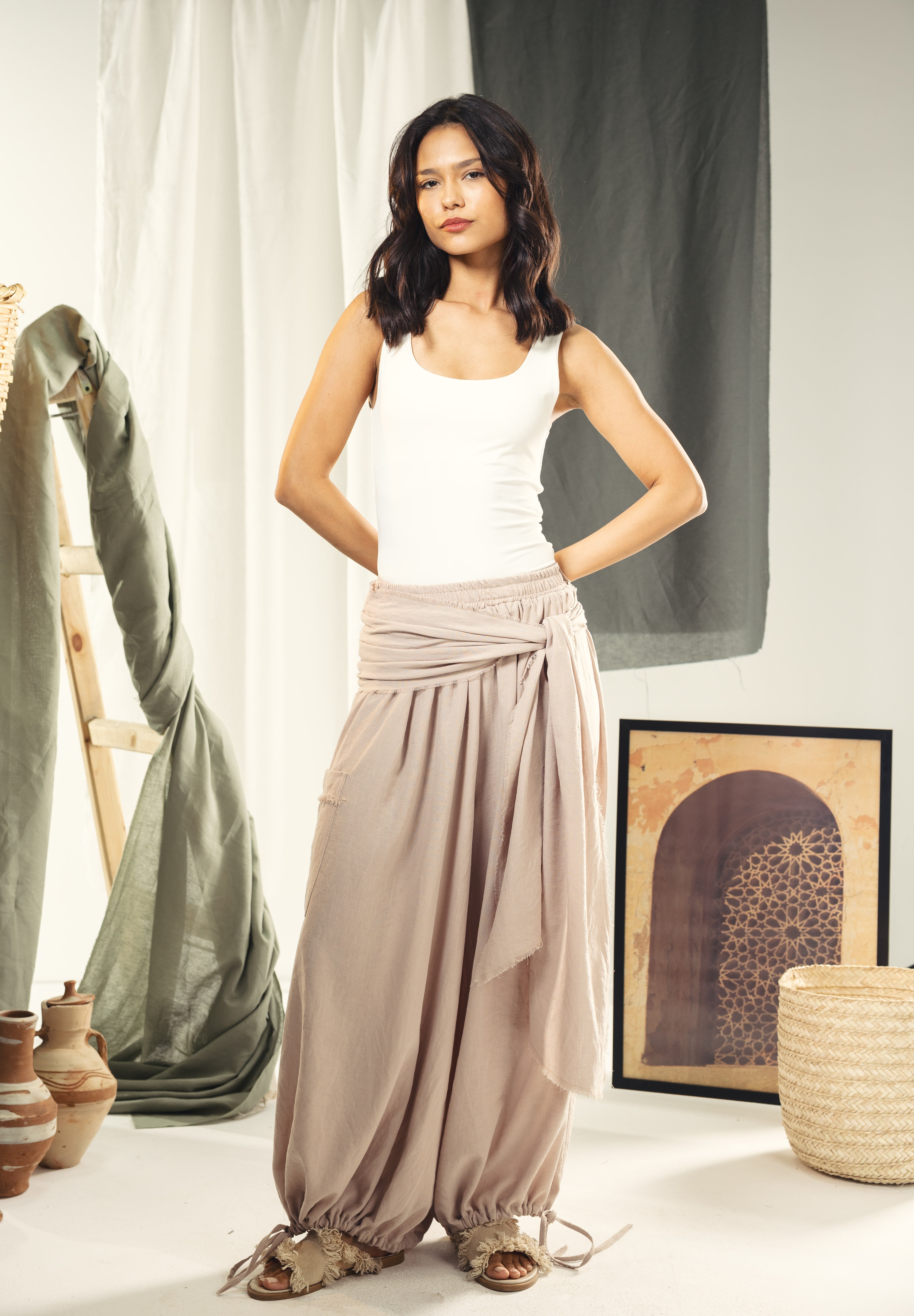 Balloon pants with a waist band and a scarf Beige