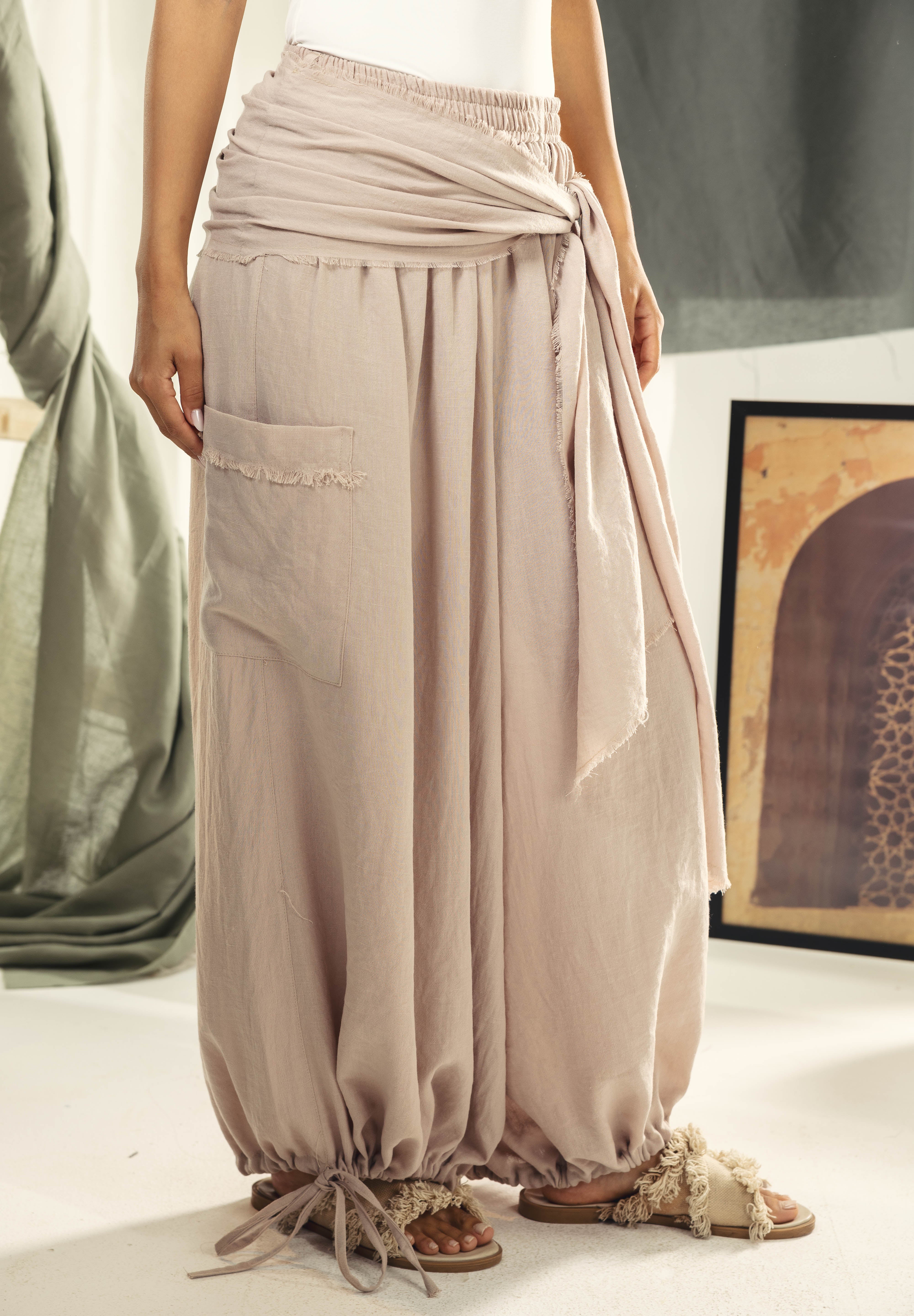 Balloon pants with a waist band and a scarf Beige