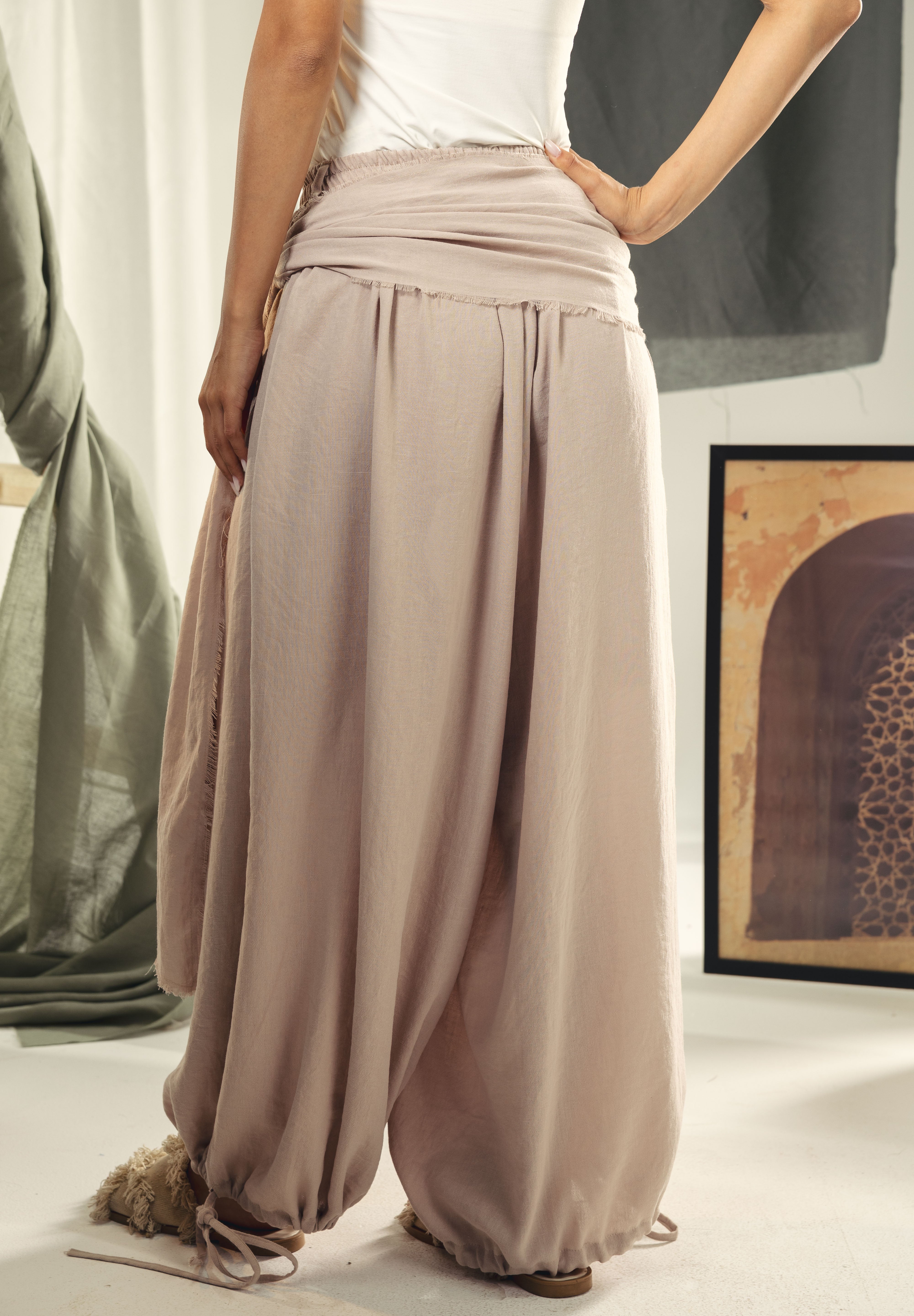 Balloon pants with a waist band and a scarf Beige