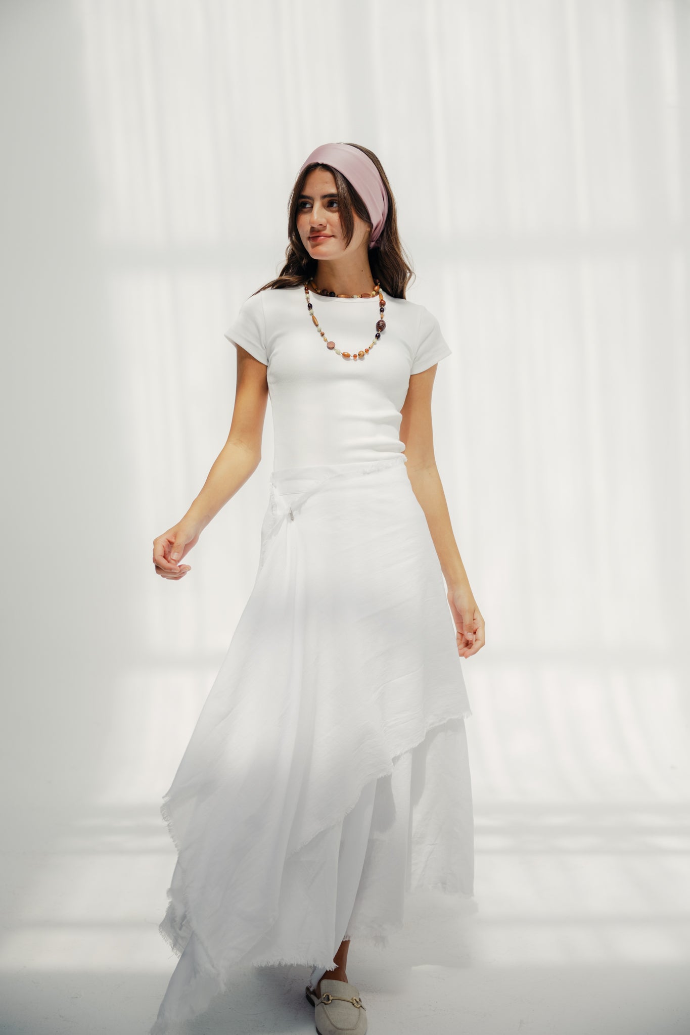 A Flowy skirt with different lengths White