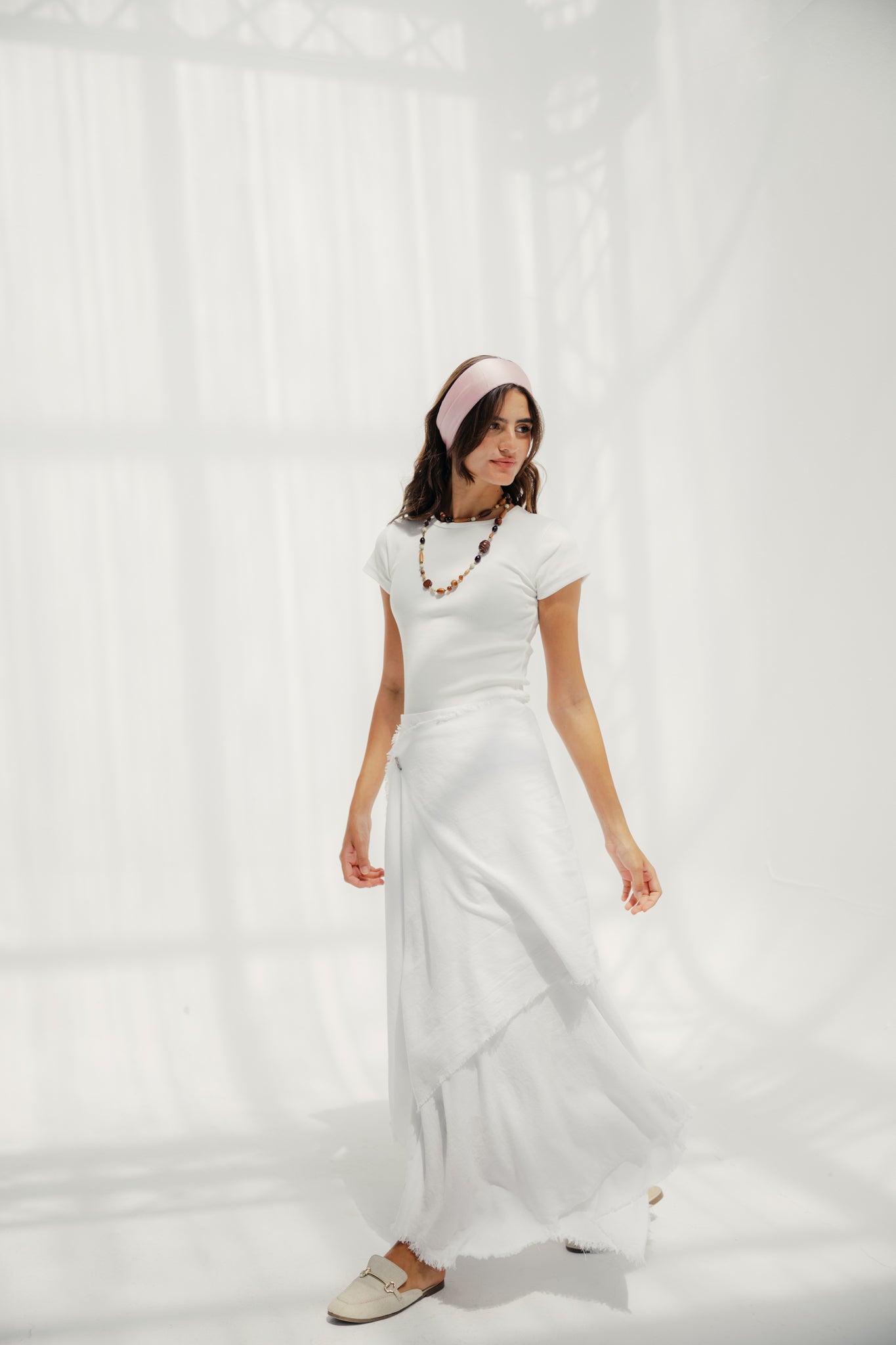 A Flowy skirt with different lengths White