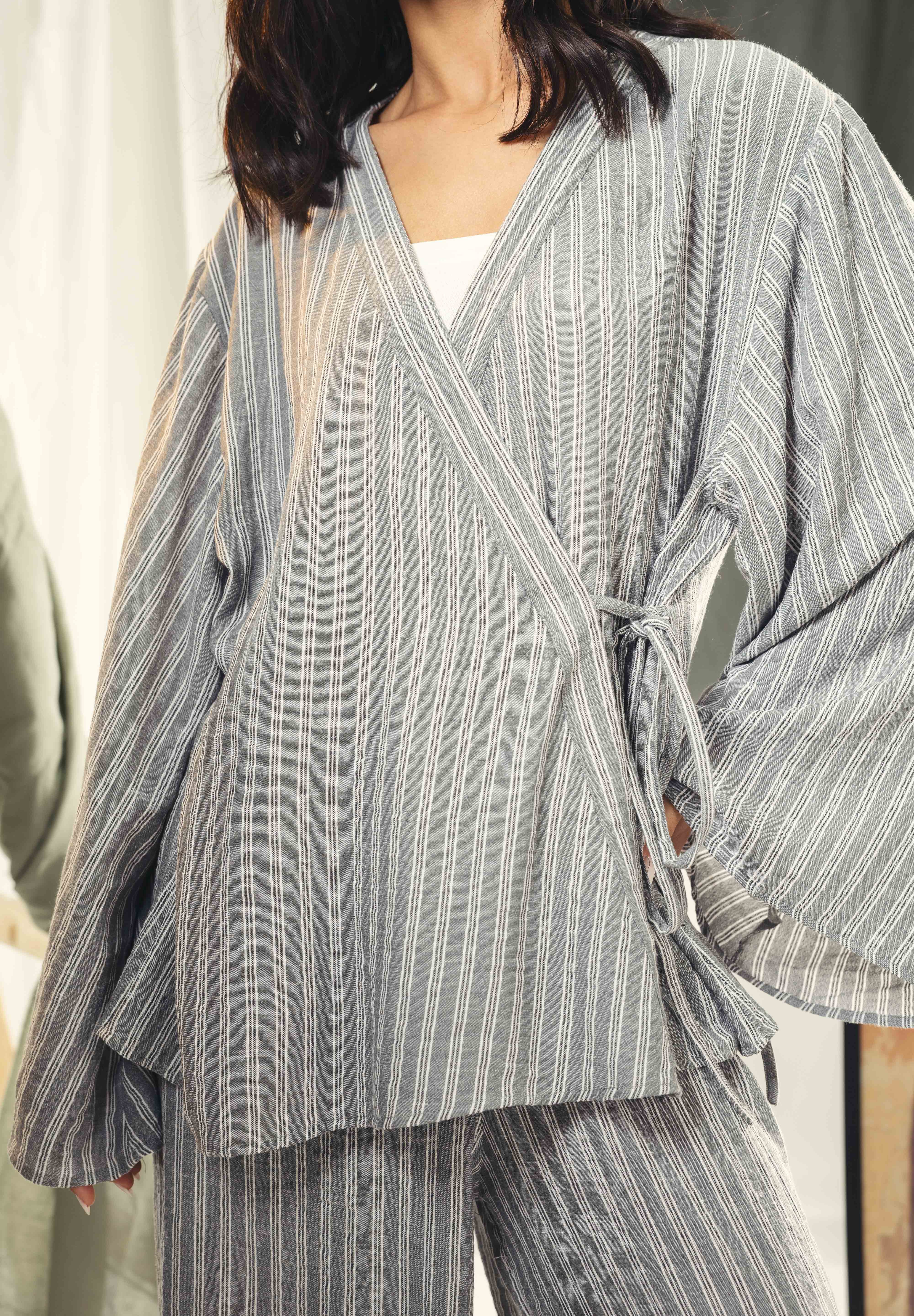 Striped Relaxed-Fit Cardigan with Wide Sleeves Grey