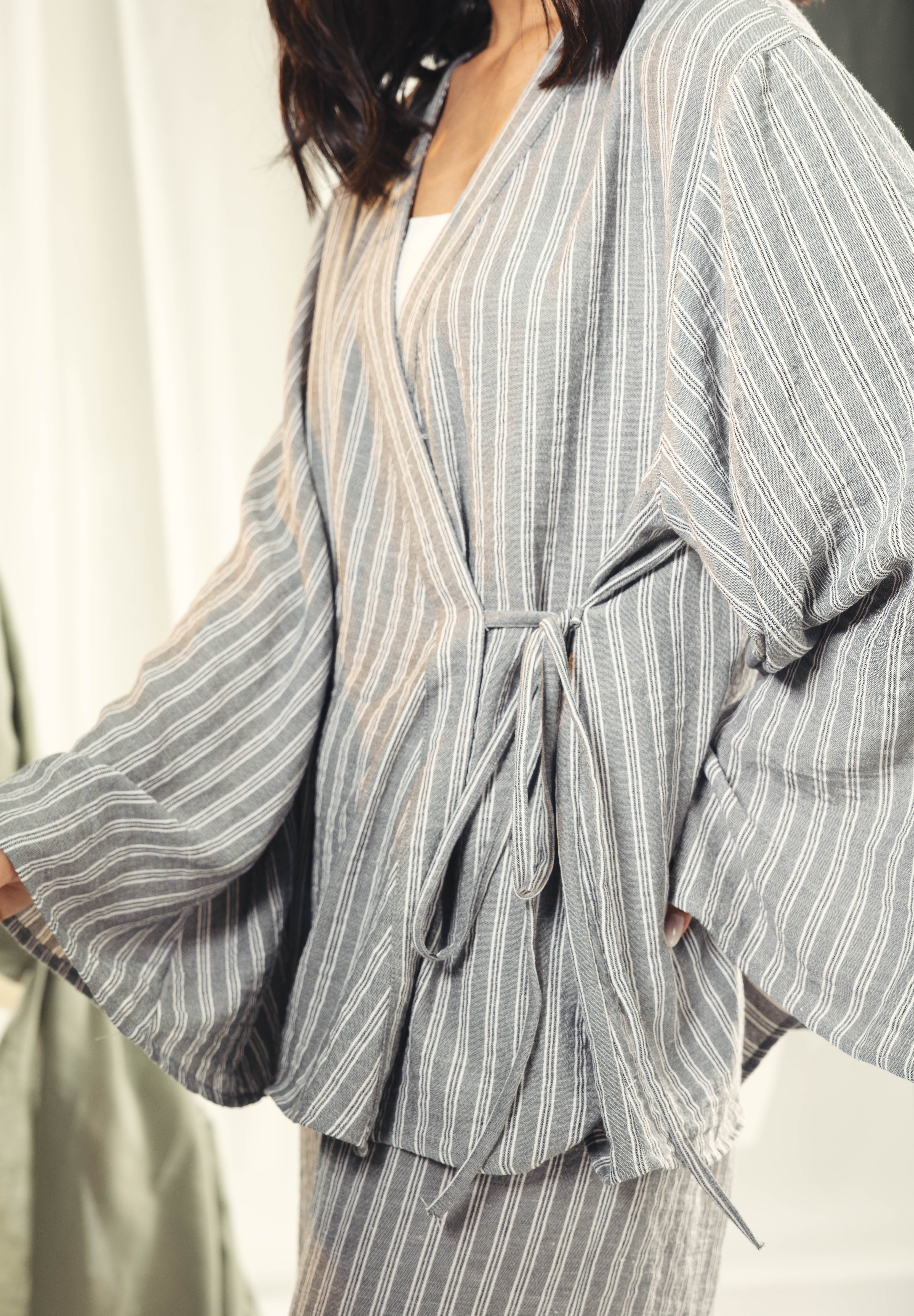 Striped Relaxed-Fit Cardigan with Wide Sleeves Grey