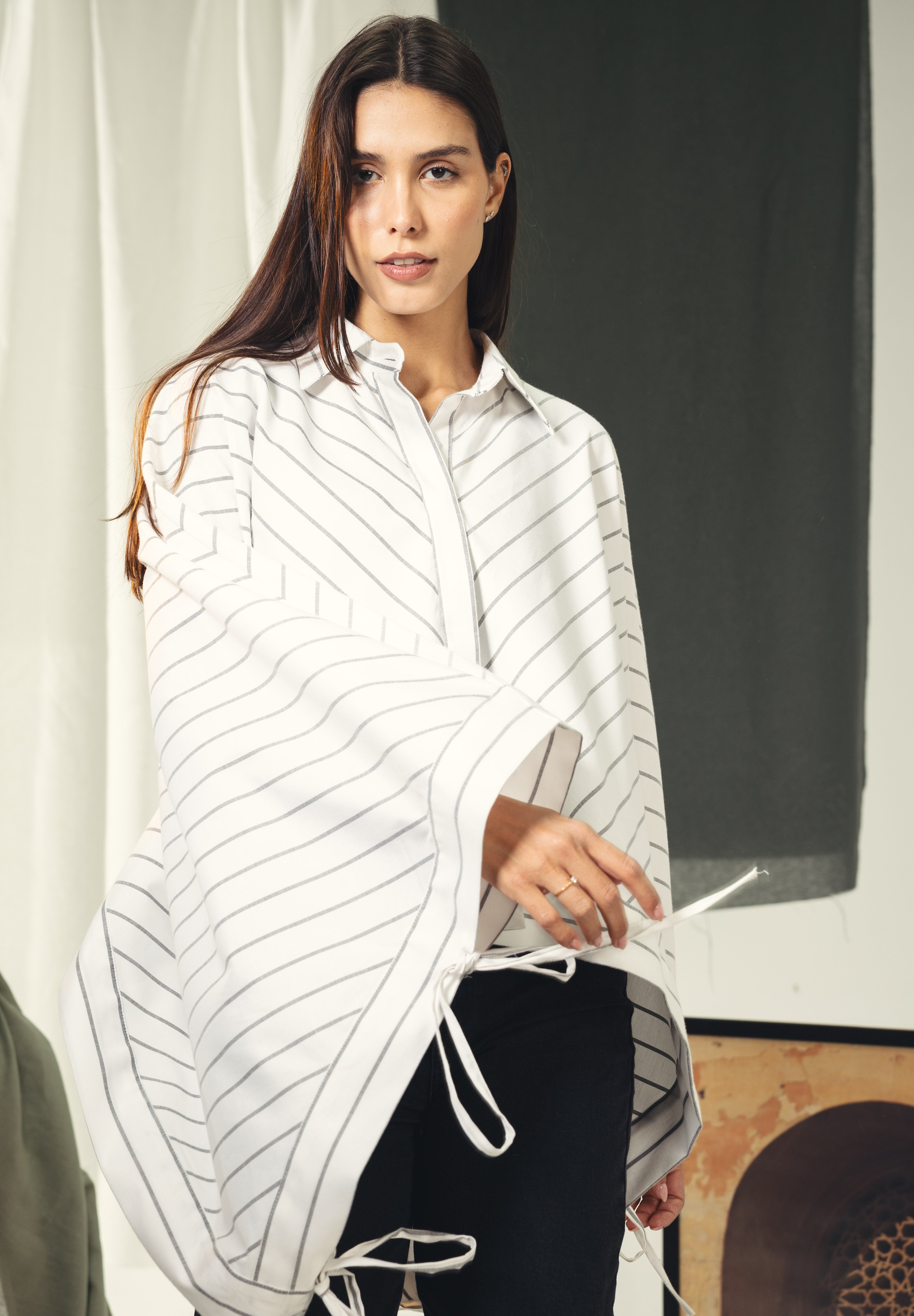 oversized striped shirt with back straw string White & Black
