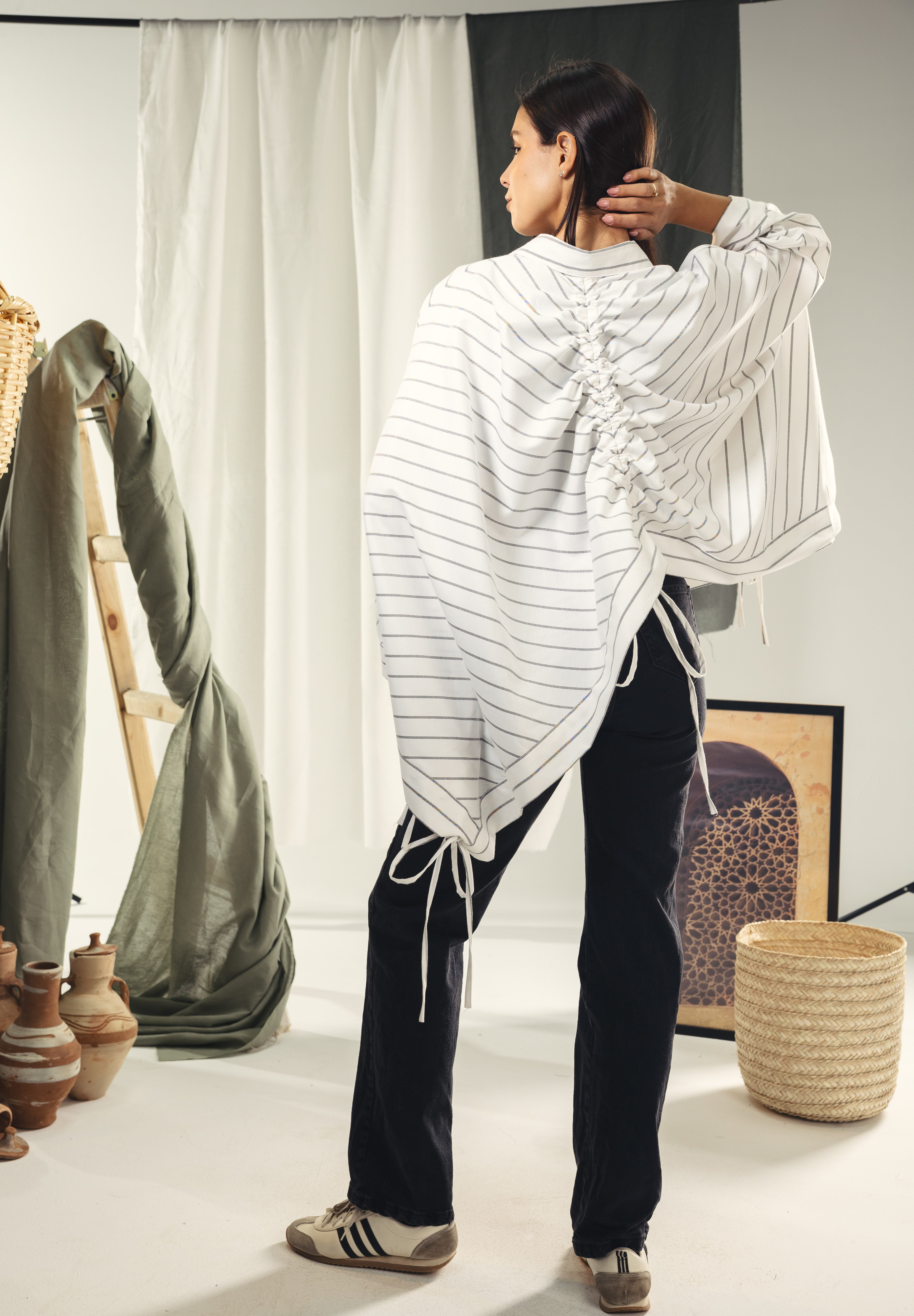 oversized striped shirt with back straw string White & Black