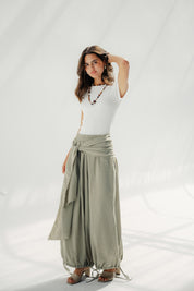Balloon pants with a waist band and a scarf light olive