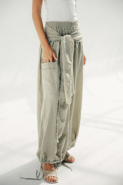 Balloon pants with a waist band and a scarf light olive