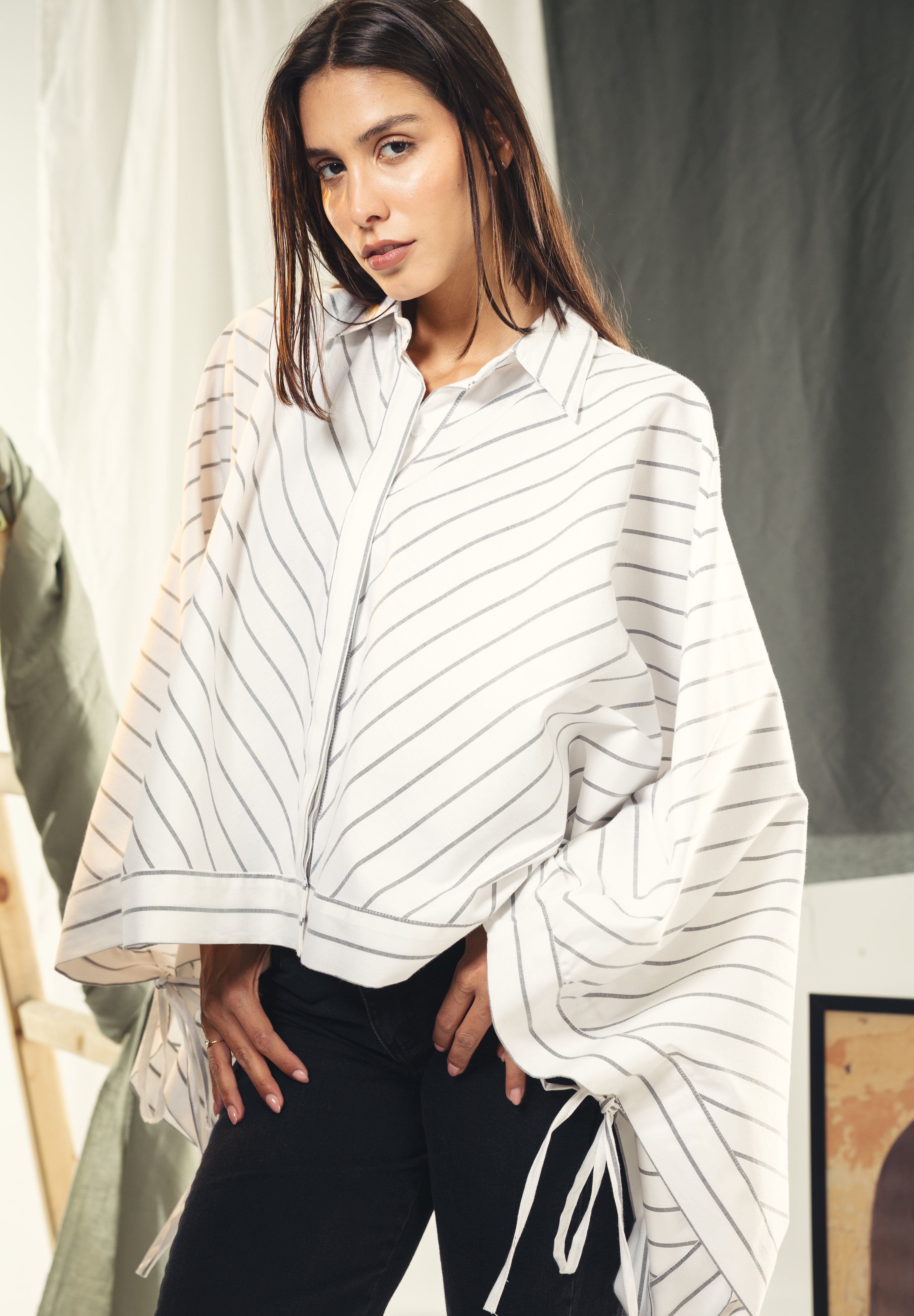 oversized striped shirt with back straw string White & Black