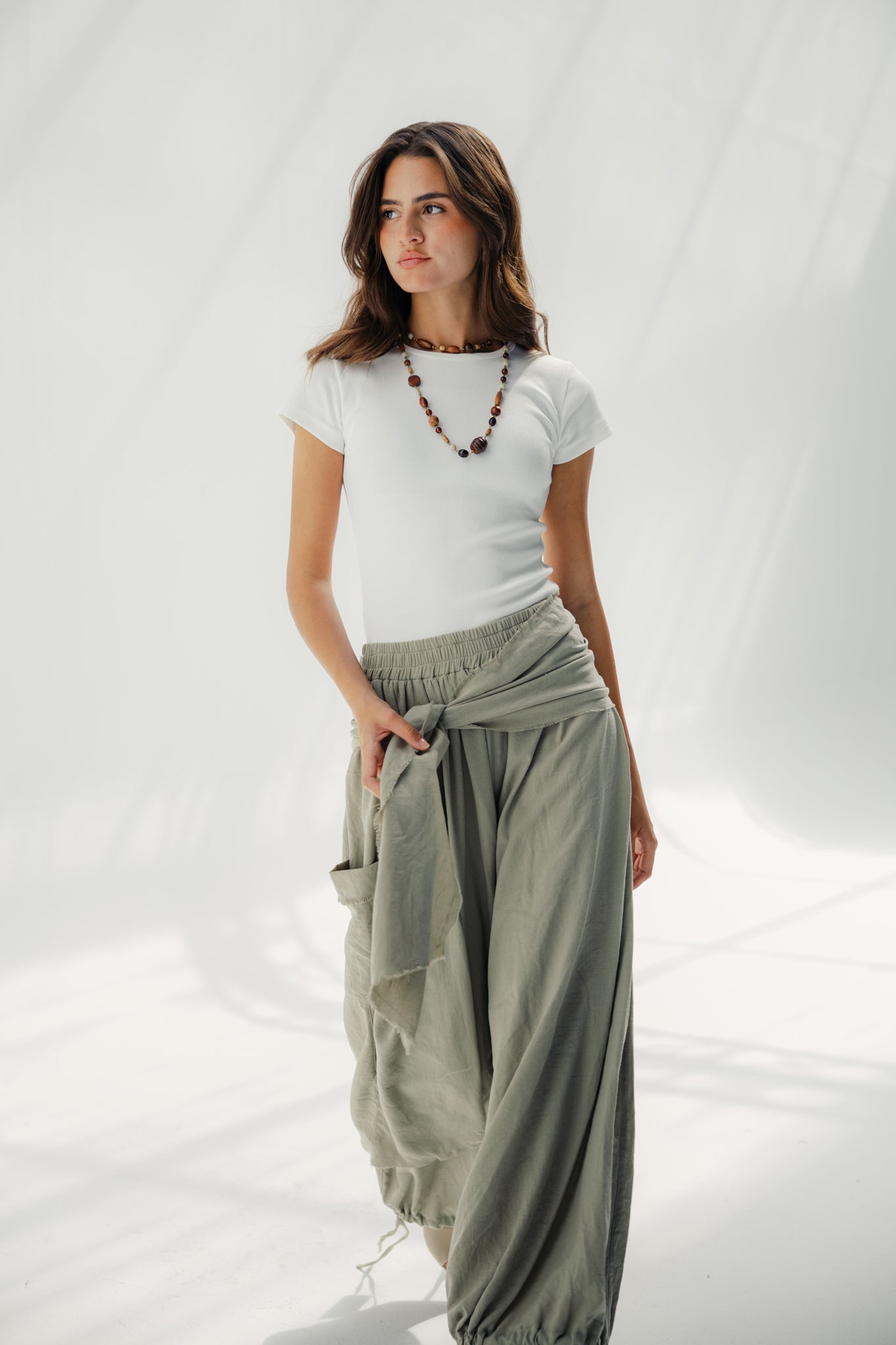 Balloon pants with a waist band and a scarf light olive