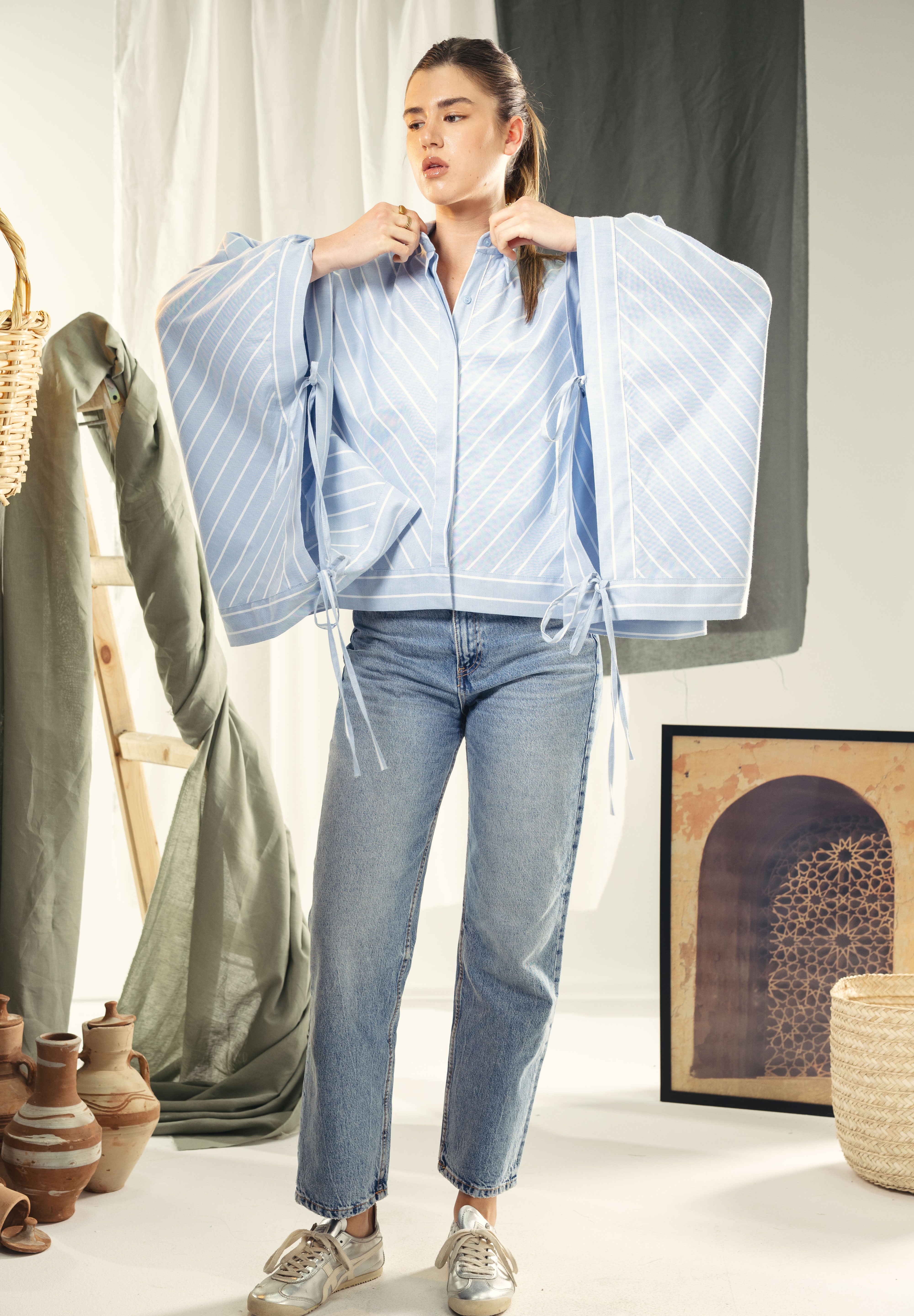 oversized striped shirt with back straw string Blue & White