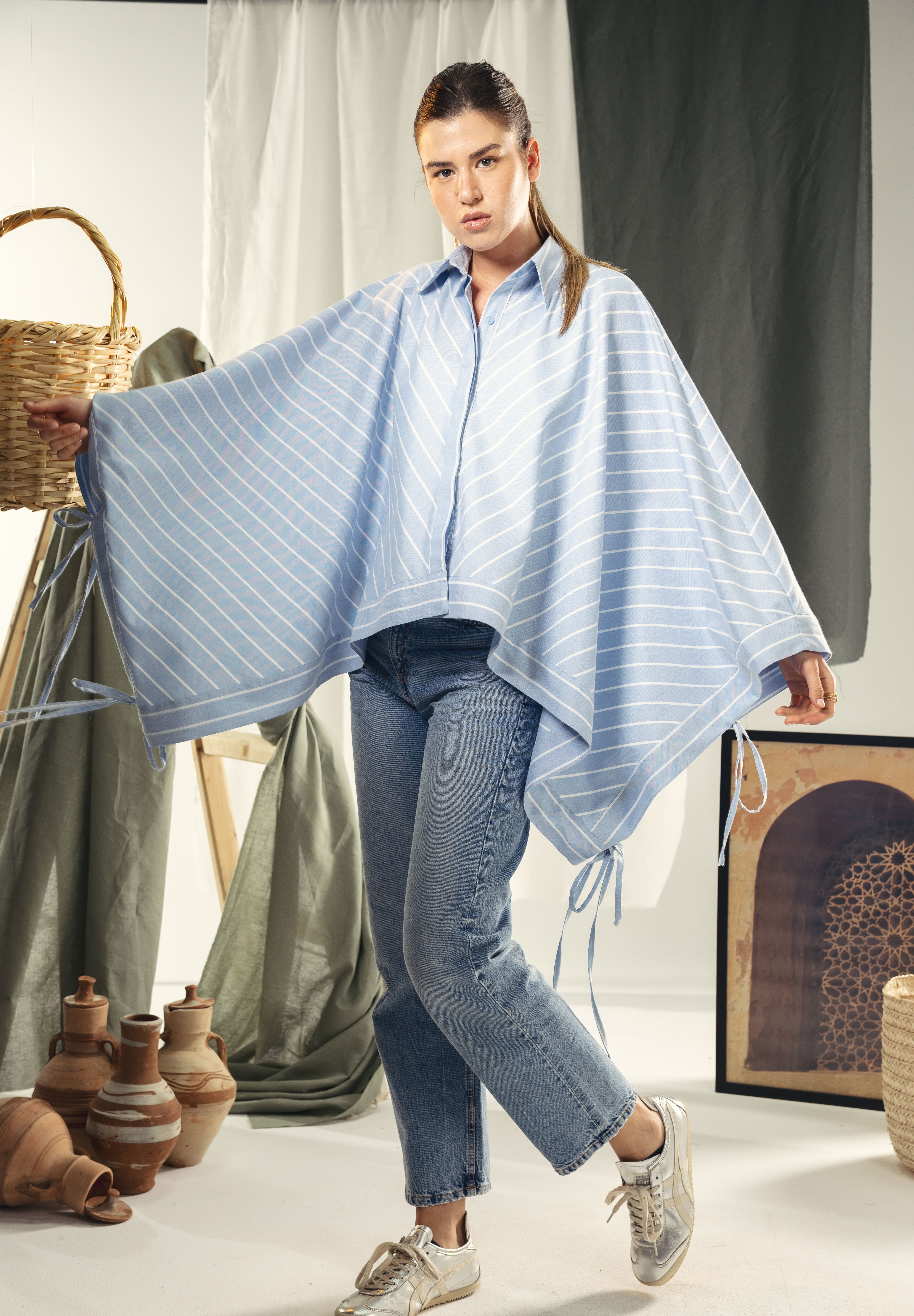 oversized striped shirt with back straw string Blue & White