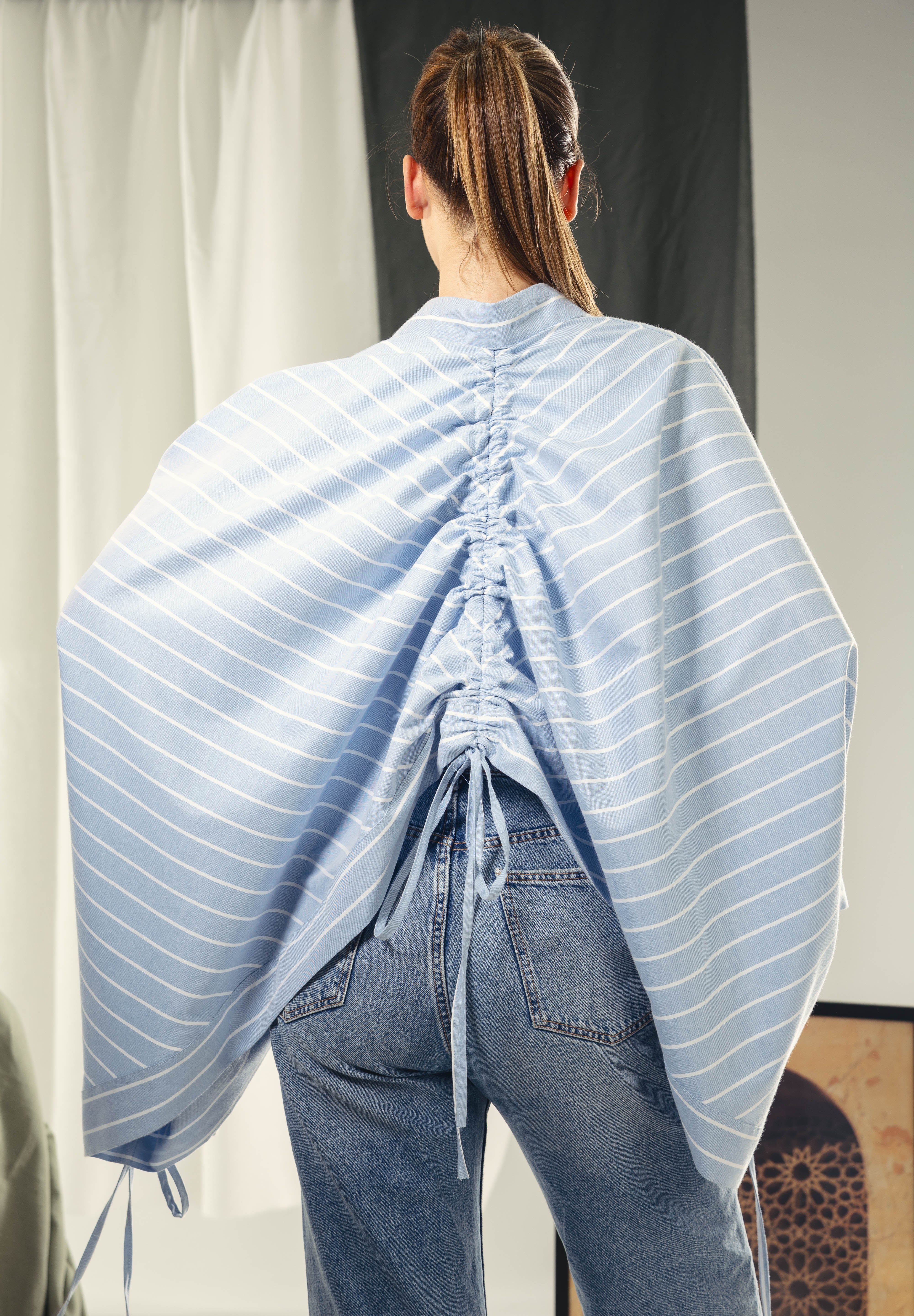 oversized striped shirt with back straw string Blue & White