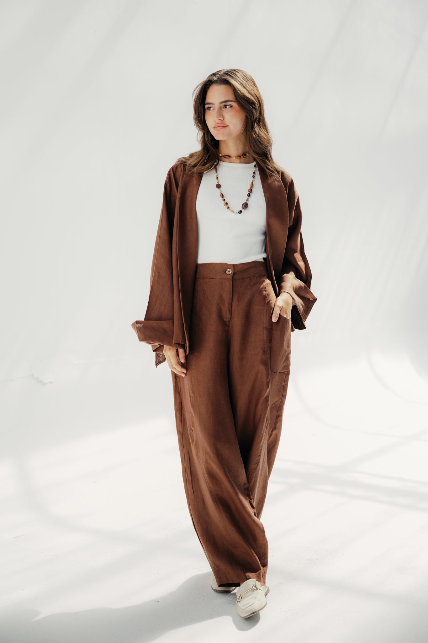 Aslightly Balloon pants with cuts and seams Light Brown