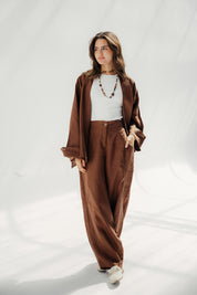 Aslightly Balloon pants with cuts and seams Light Brown
