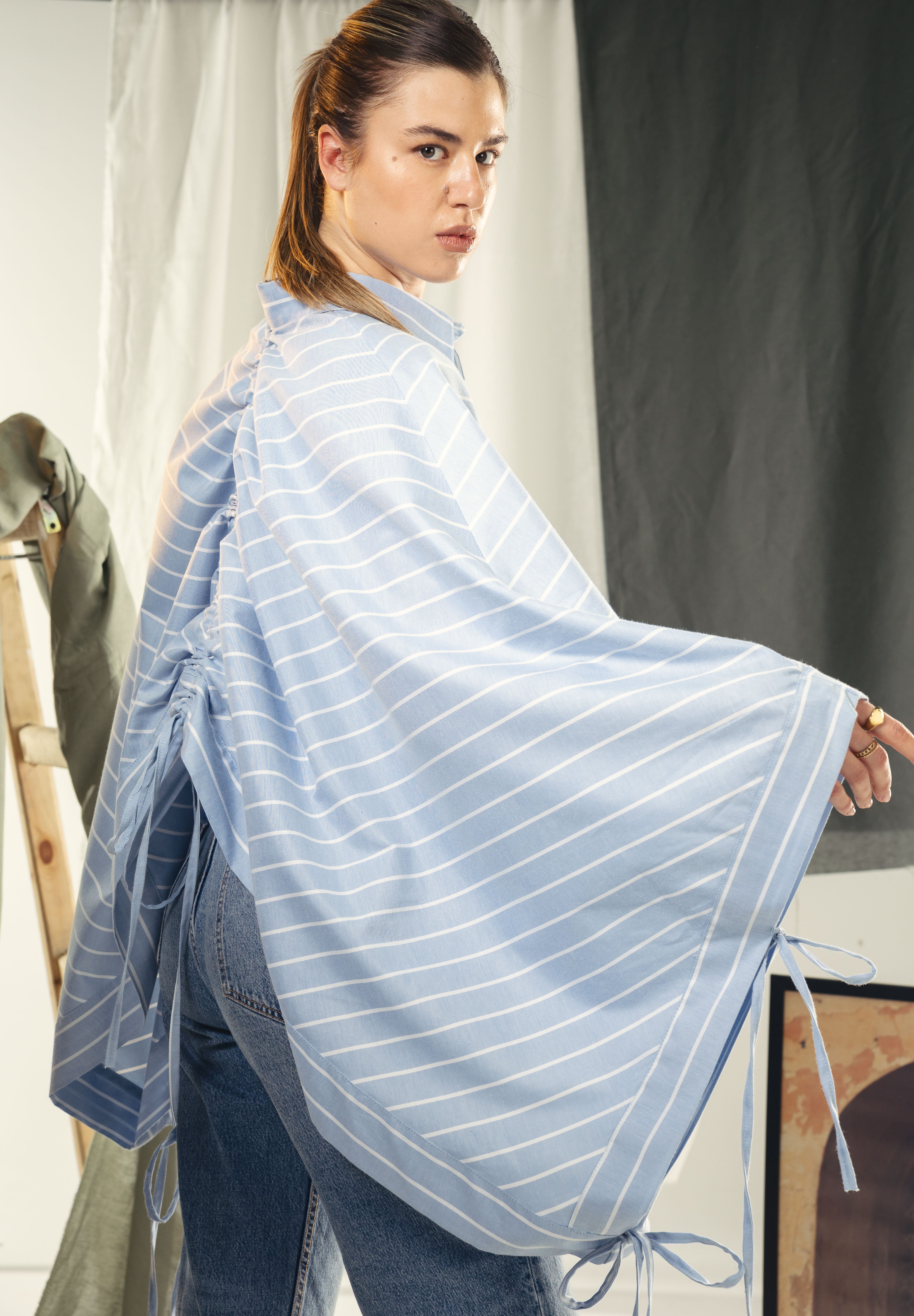 oversized striped shirt with back straw string Blue & White
