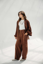 Aslightly Balloon pants with cuts and seams Light Brown