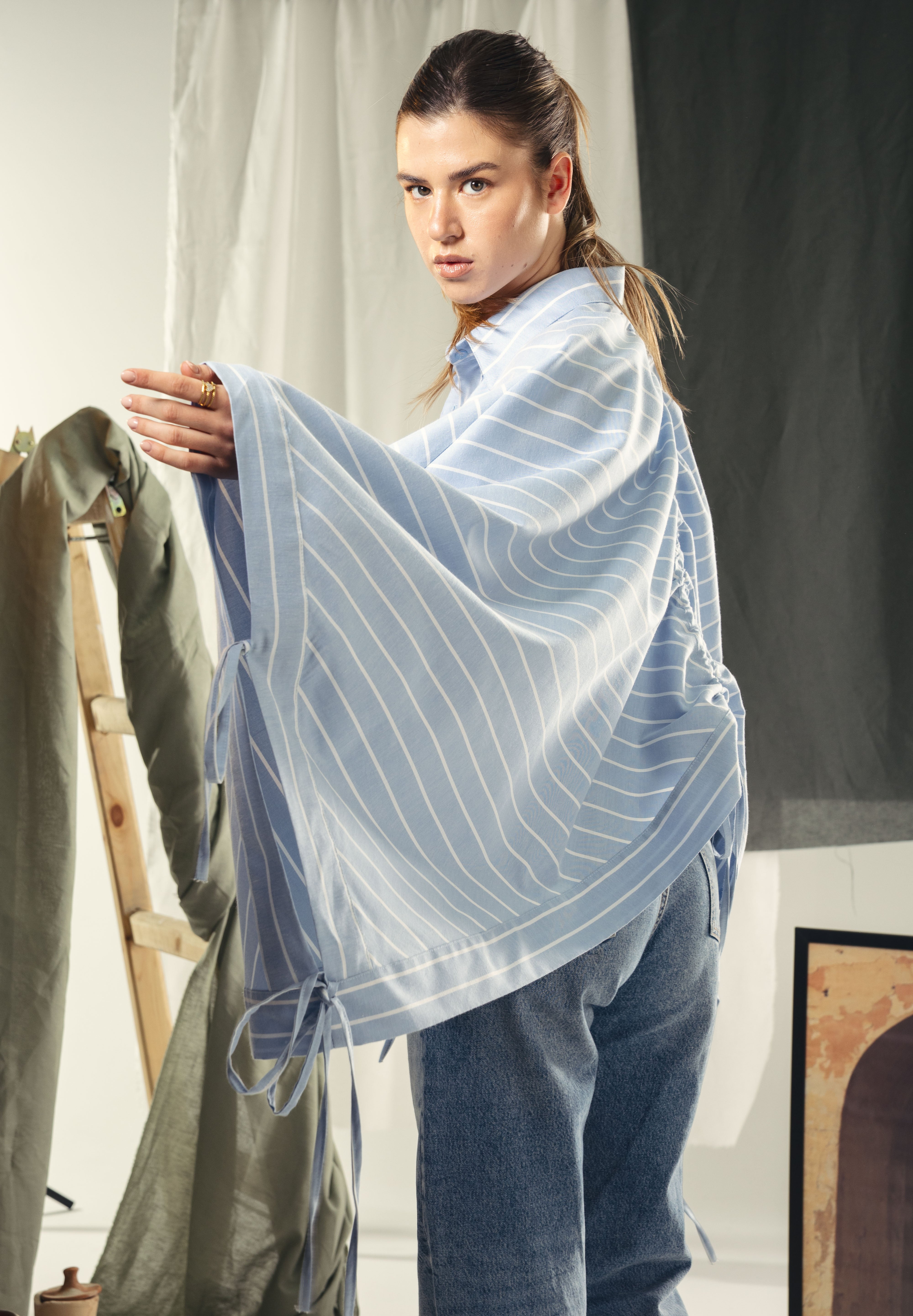 oversized striped shirt with back straw string Blue & White