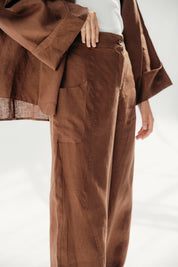 Aslightly Balloon pants with cuts and seams Light Brown