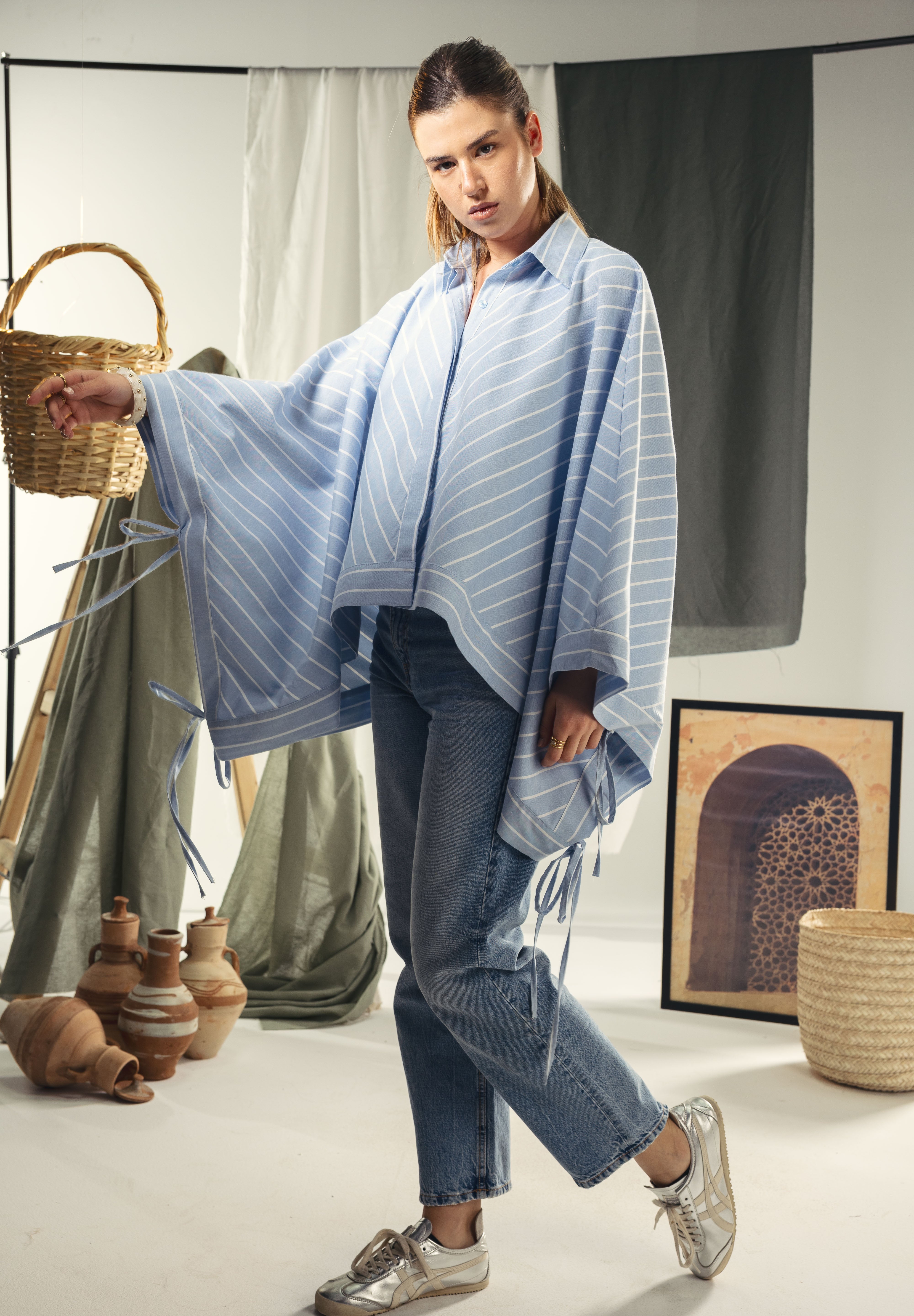 oversized striped shirt with back straw string Blue & White