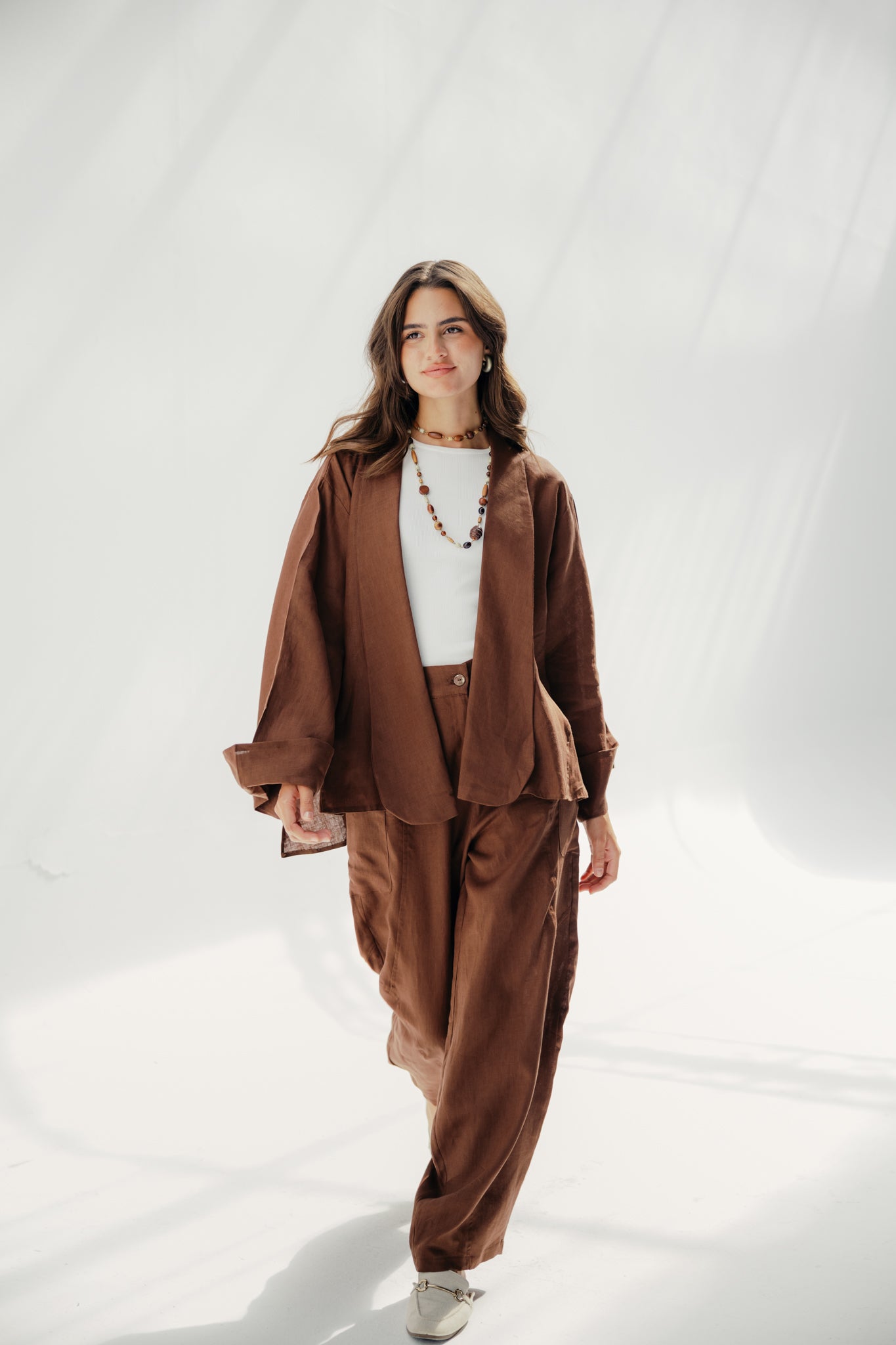 Aslightly Balloon pants with cuts and seams Light Brown
