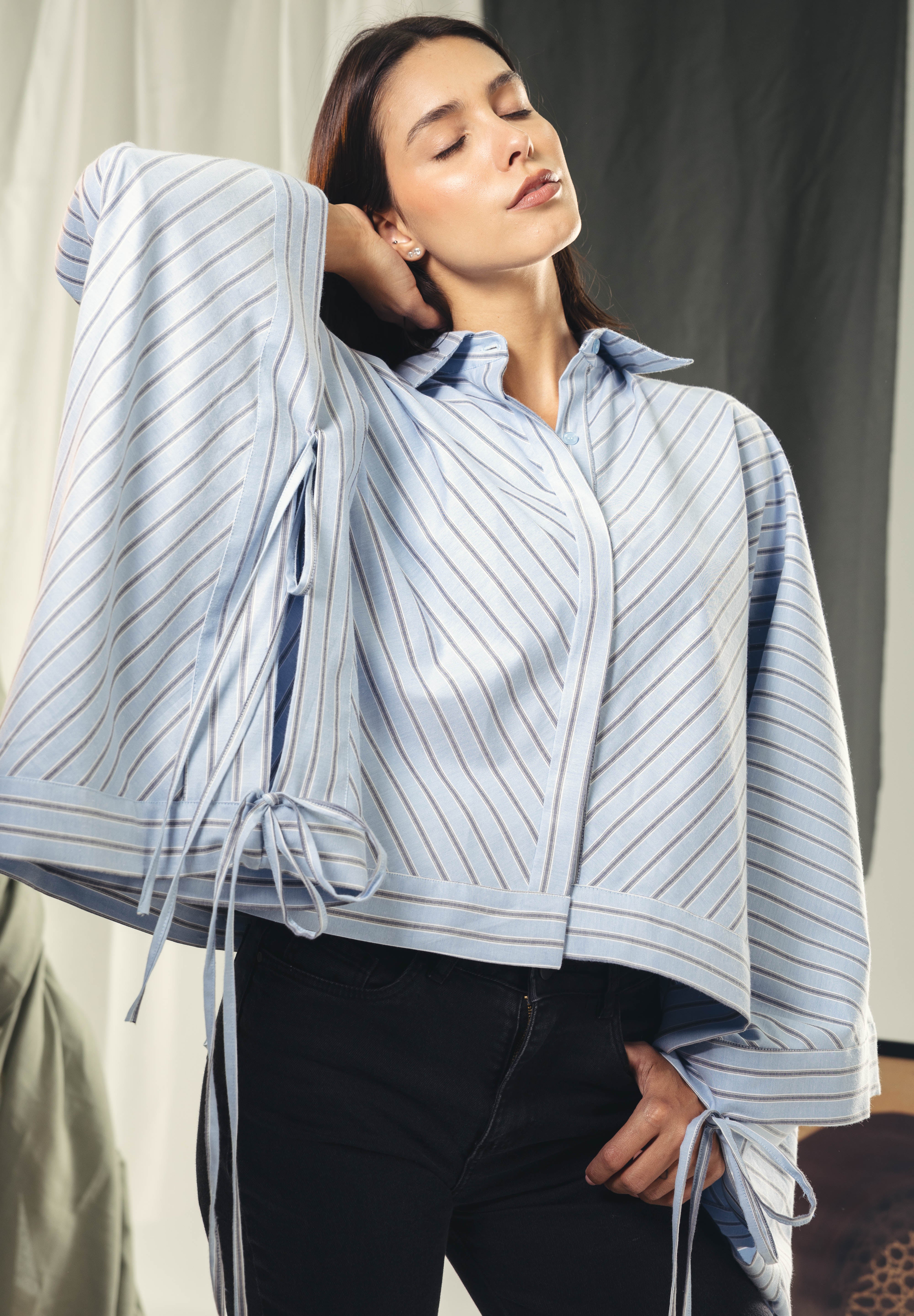 oversized striped shirt with back straw string baby blue and dark grey