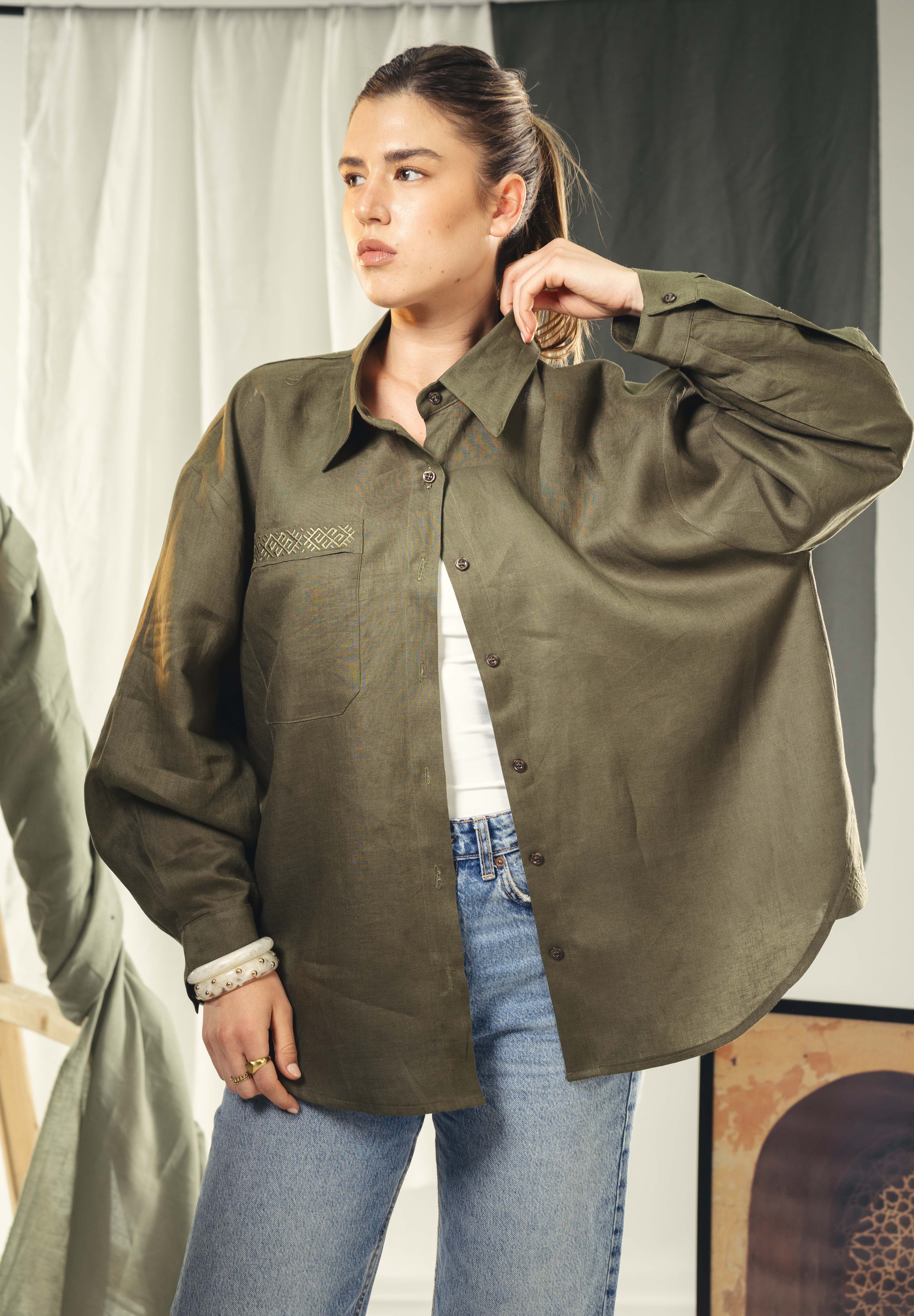 Oversized embroidered shirt olive green