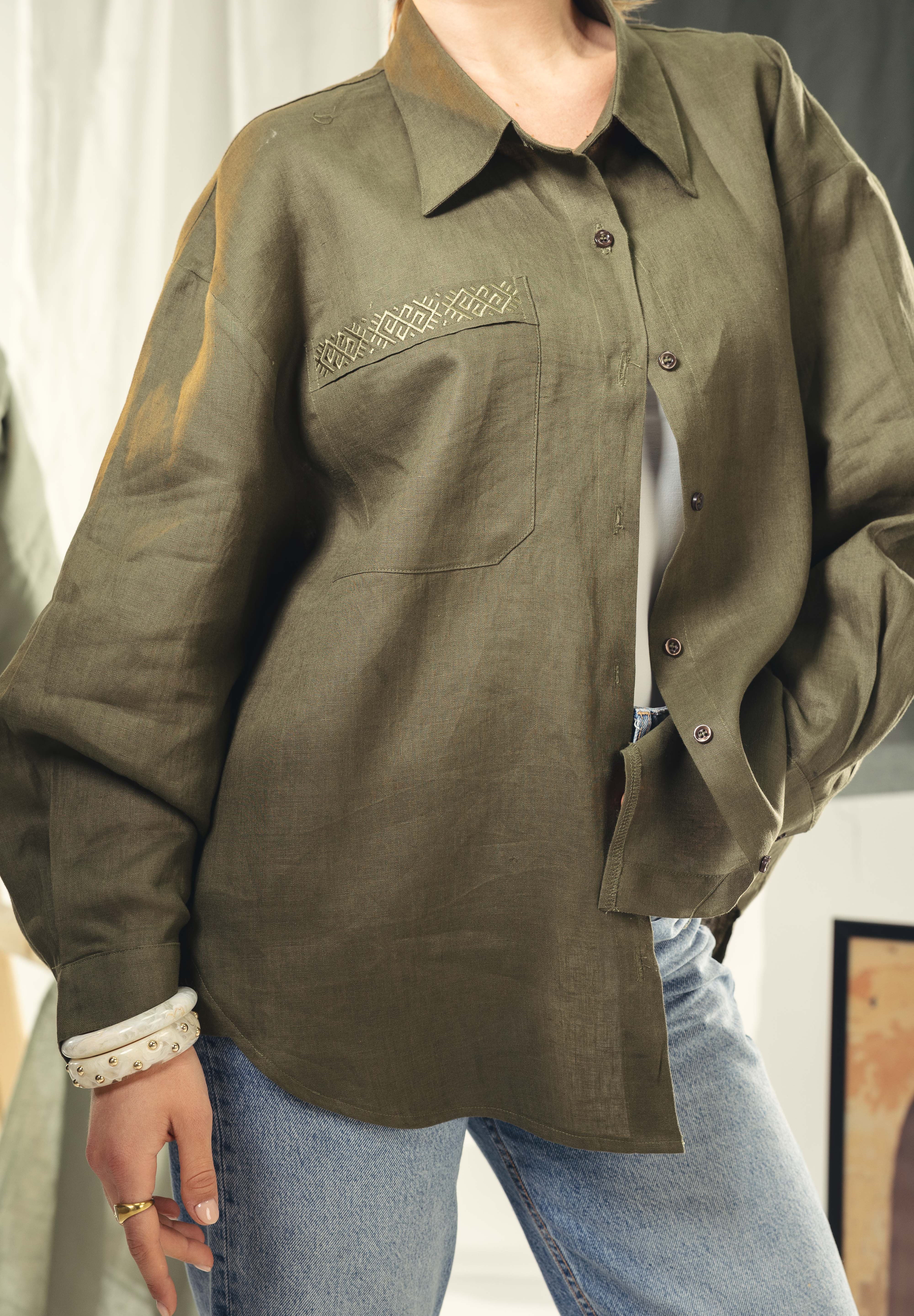 Oversized embroidered shirt olive green