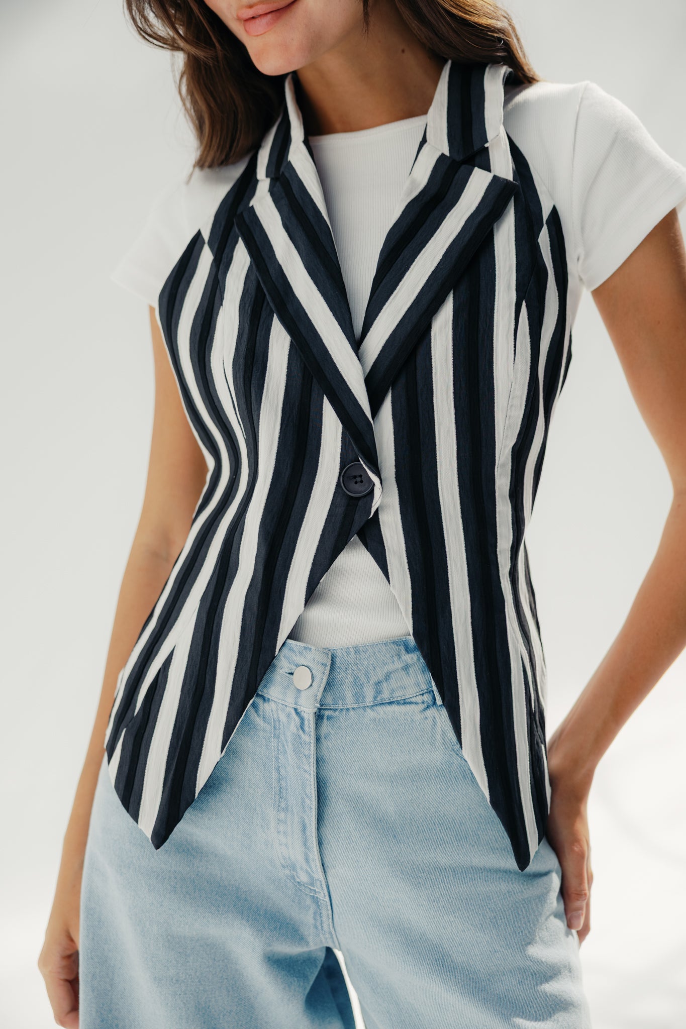 The Solano vest  Black and White