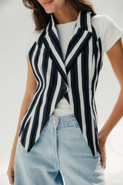 The Solano vest  Black and White