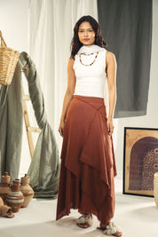 A Flowy skirt with different lengths Orange