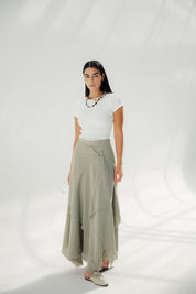 A Flowy skirt with different lengths Olive
