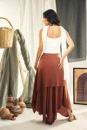 A Flowy skirt with different lengths Orange