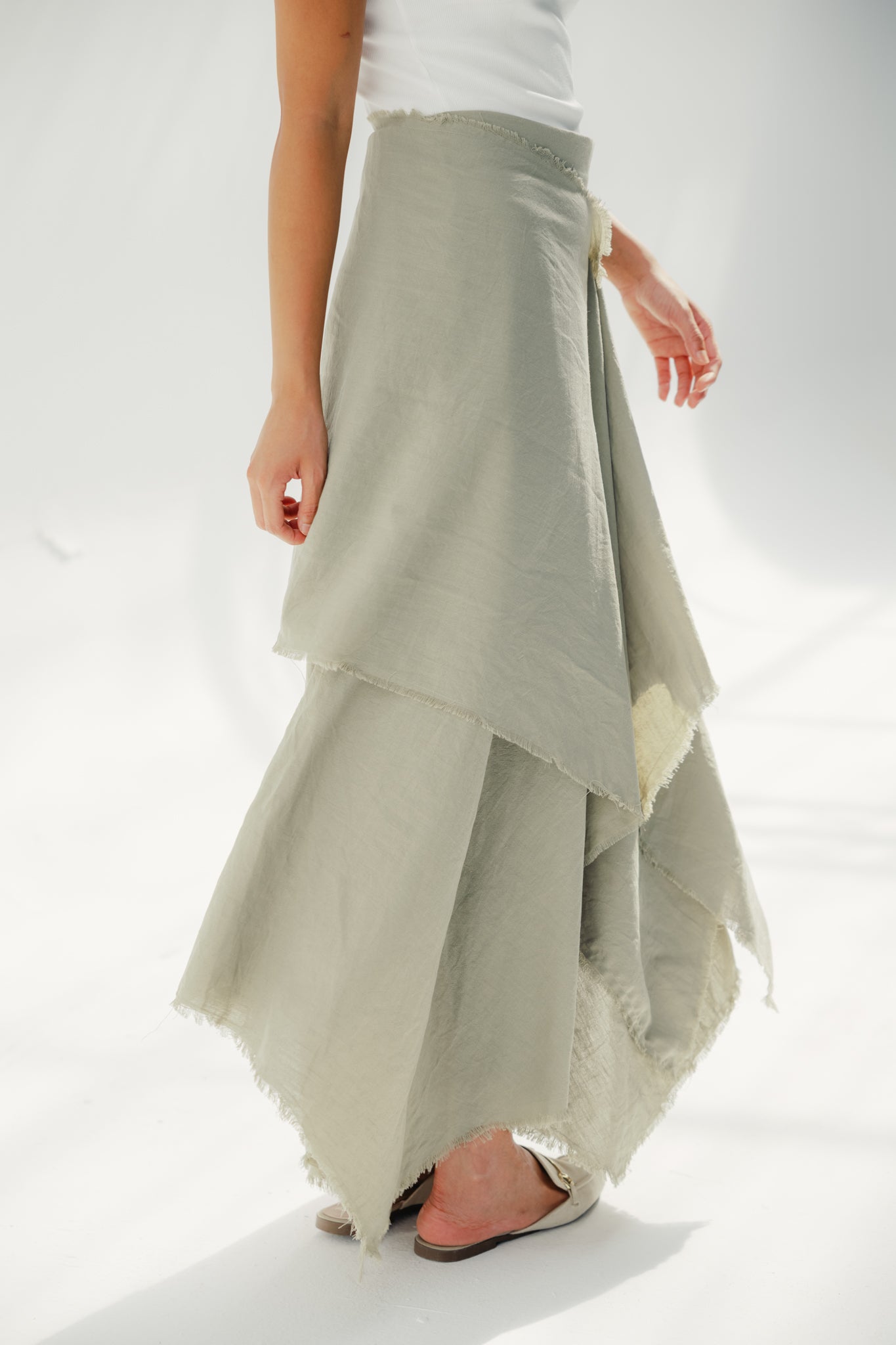 A Flowy skirt with different lengths Olive
