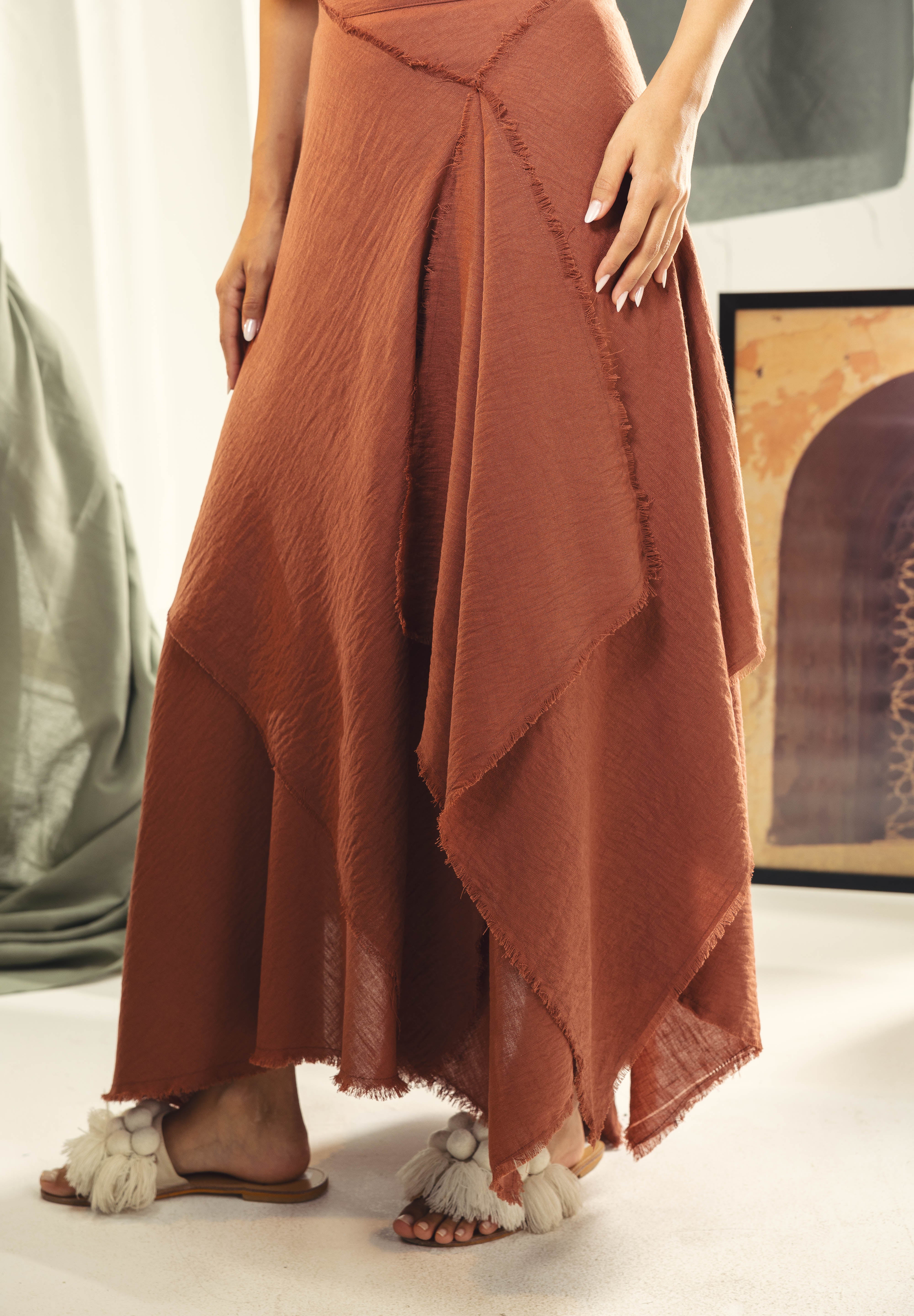 A Flowy skirt with different lengths Orange