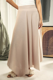 A Flowy skirt with different lengths Beige