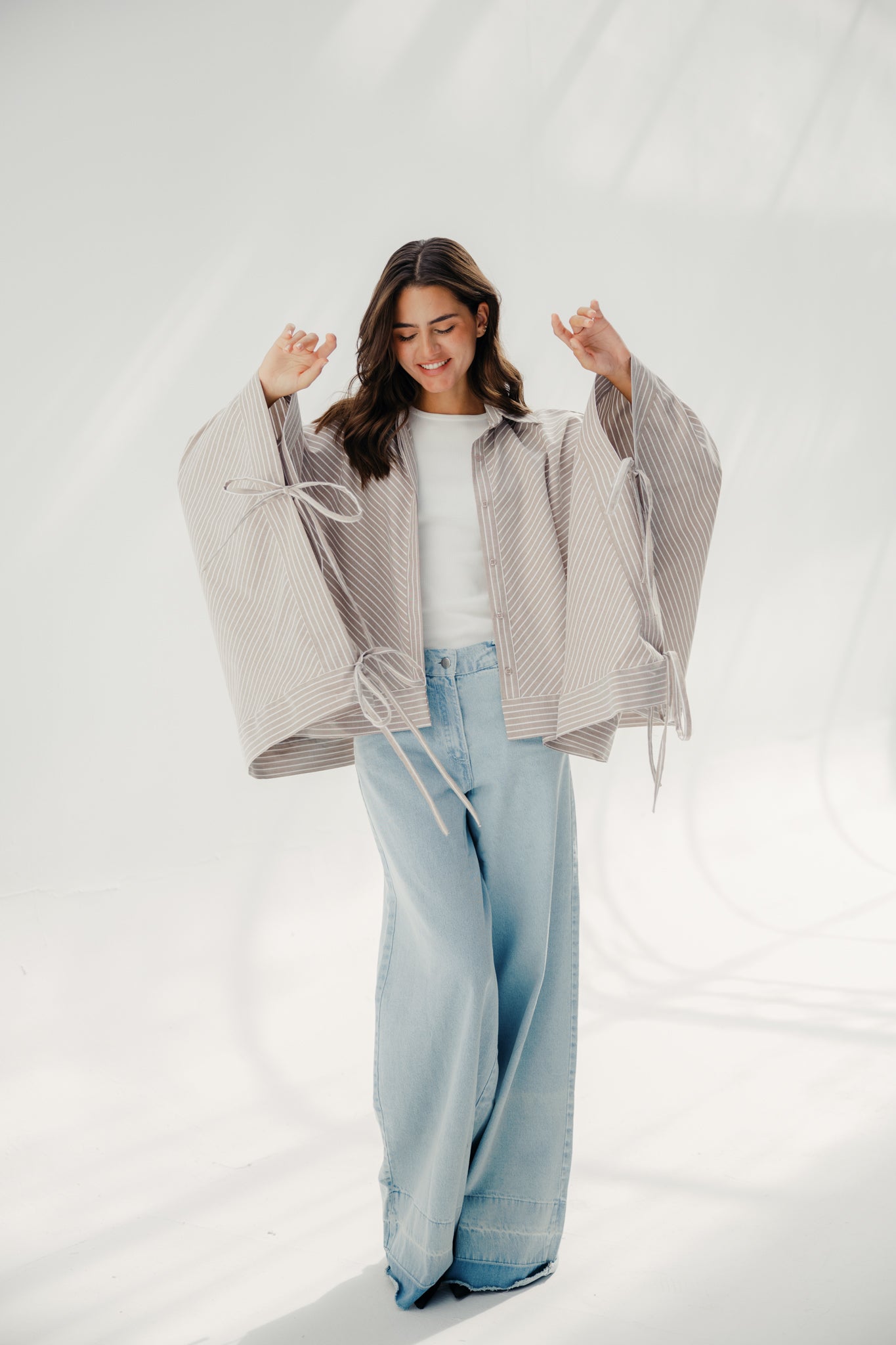 oversized striped shirt with back straw string Cafe & White