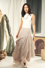 A Flowy skirt with different lengths Beige