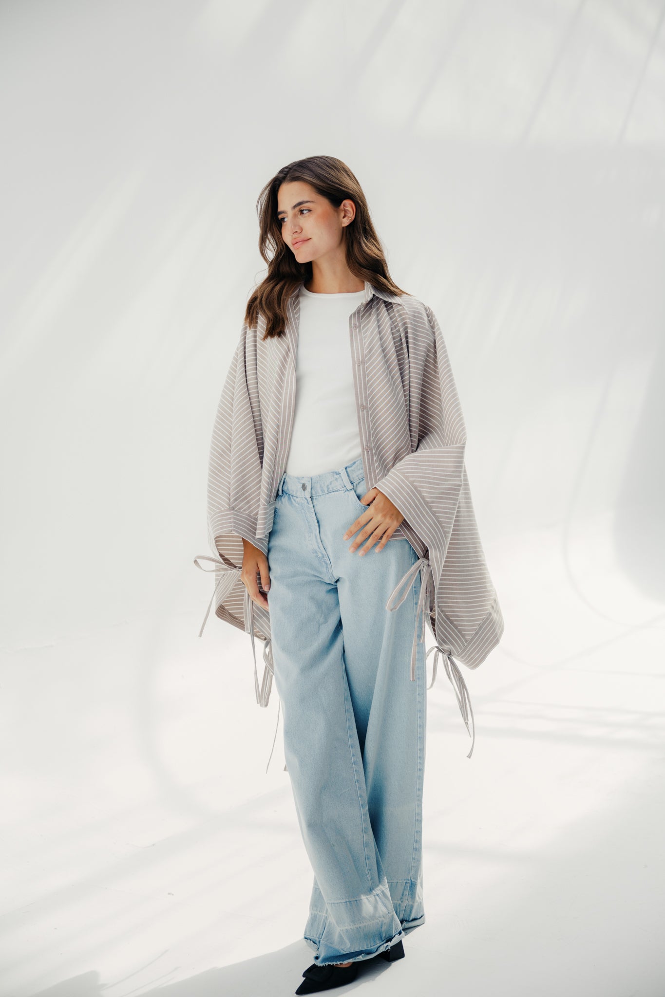 oversized striped shirt with back straw string Cafe & White