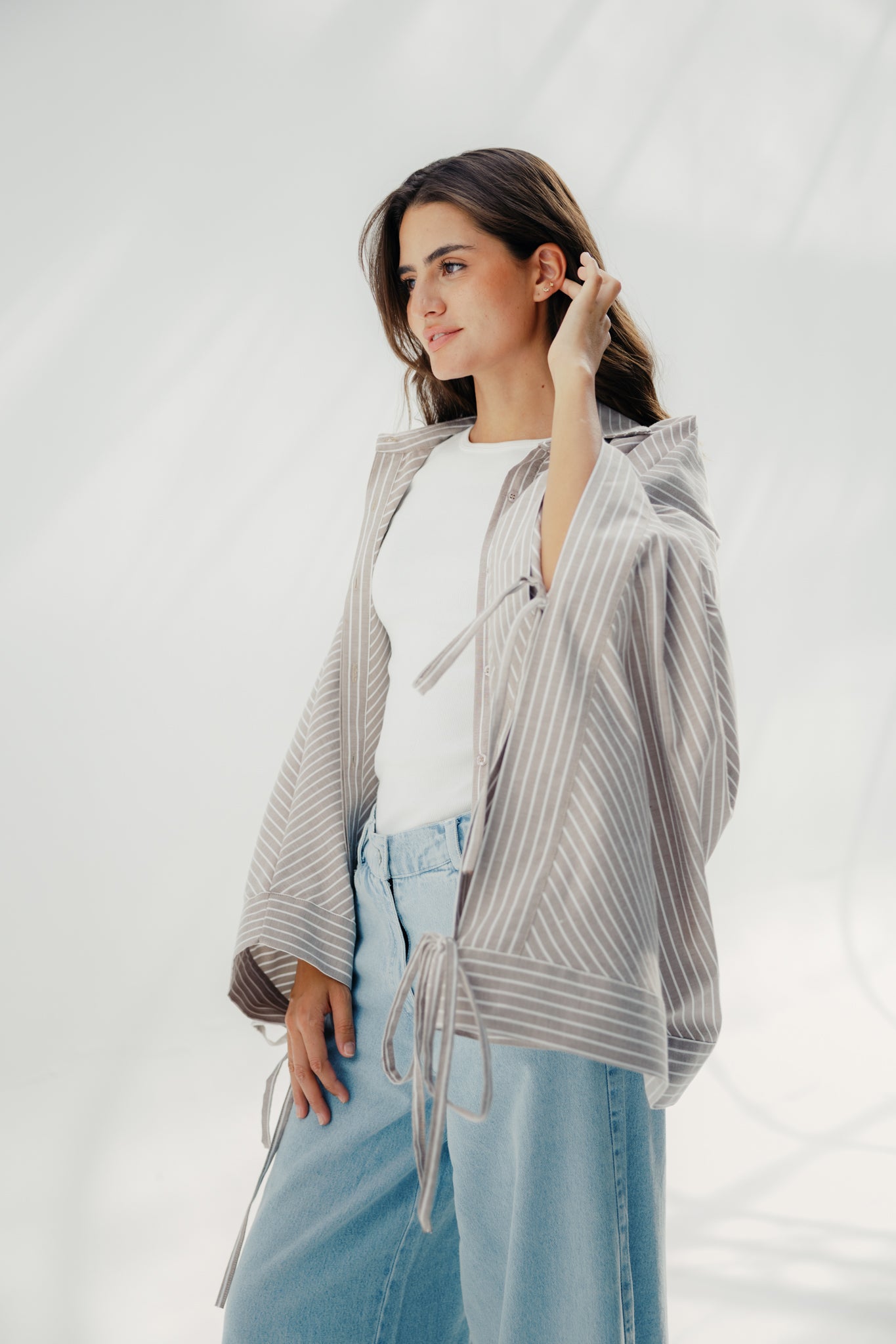 oversized striped shirt with back straw string Cafe & White