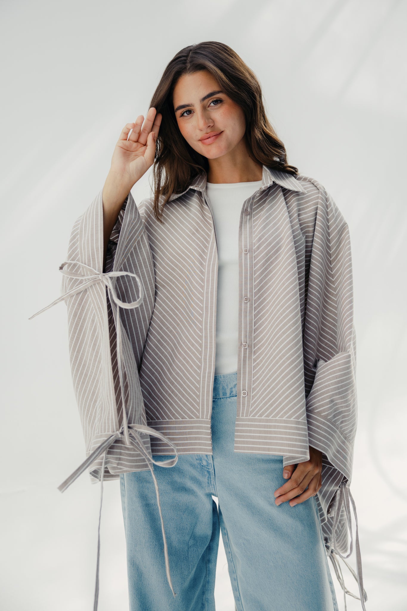 oversized striped shirt with back straw string Cafe & White