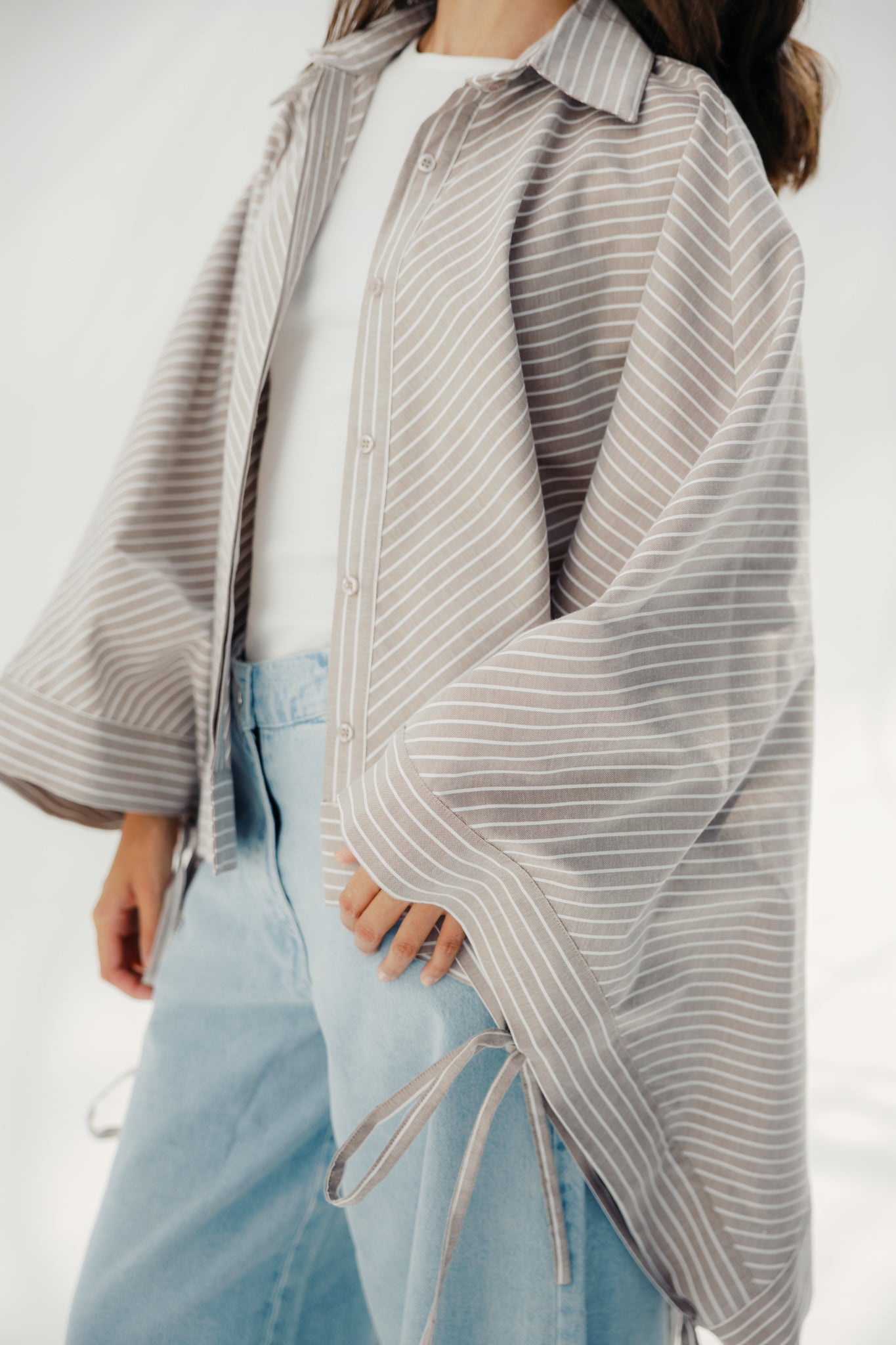 oversized striped shirt with back straw string Cafe & White