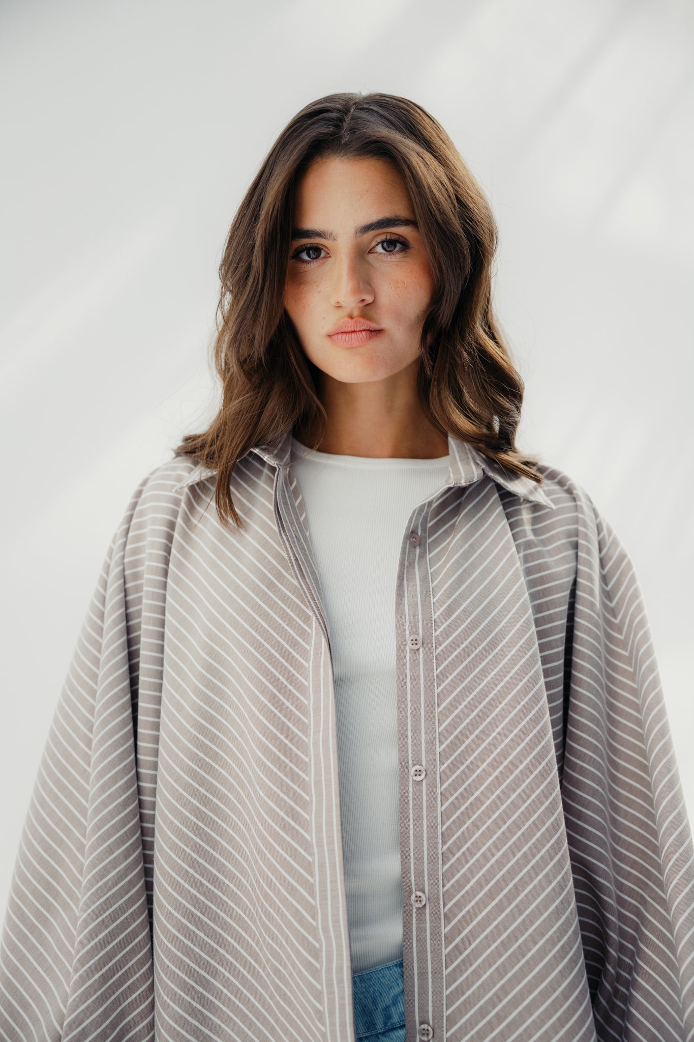 oversized striped shirt with back straw string Cafe & White