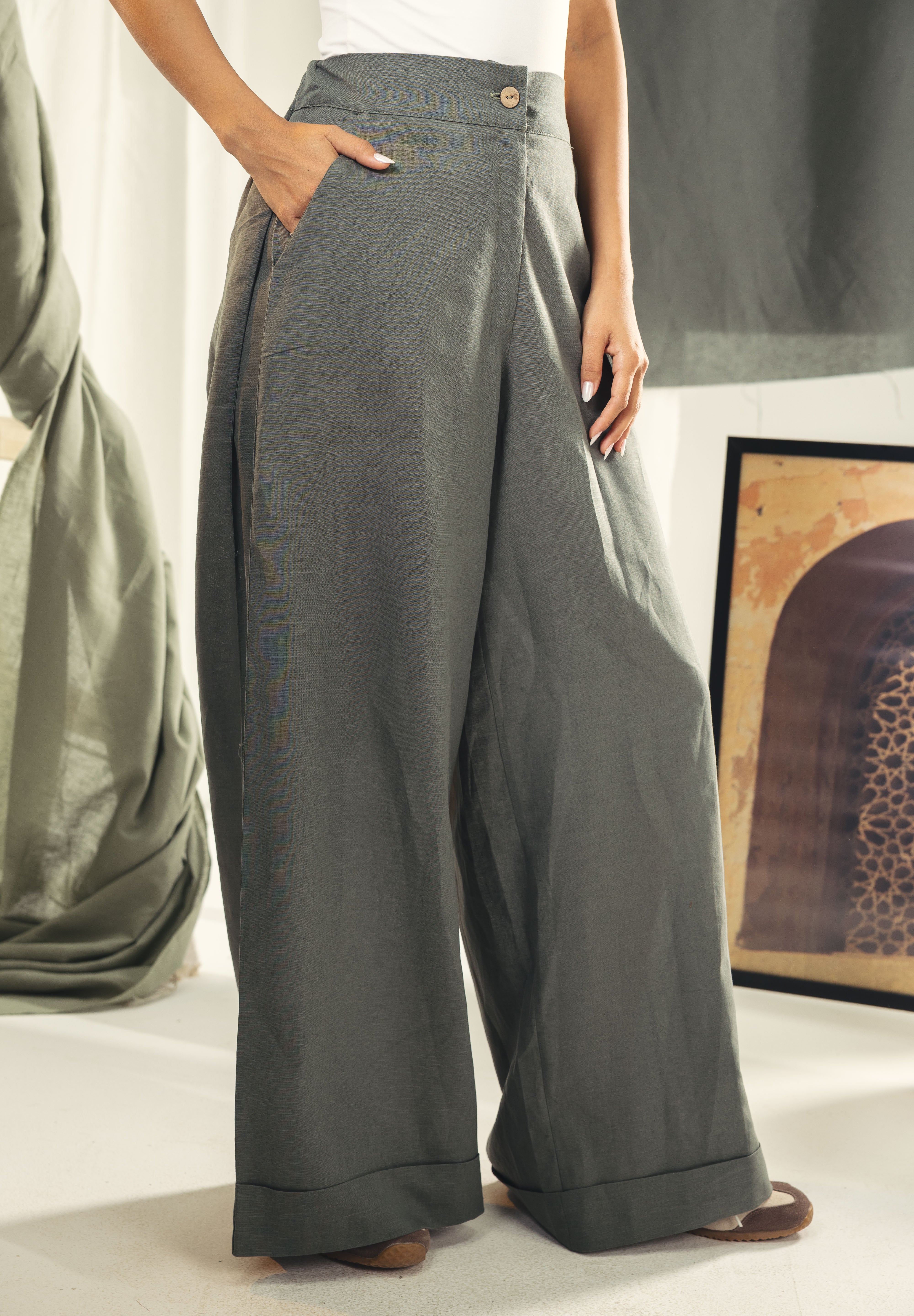 Wide leg pant with pleats Olive