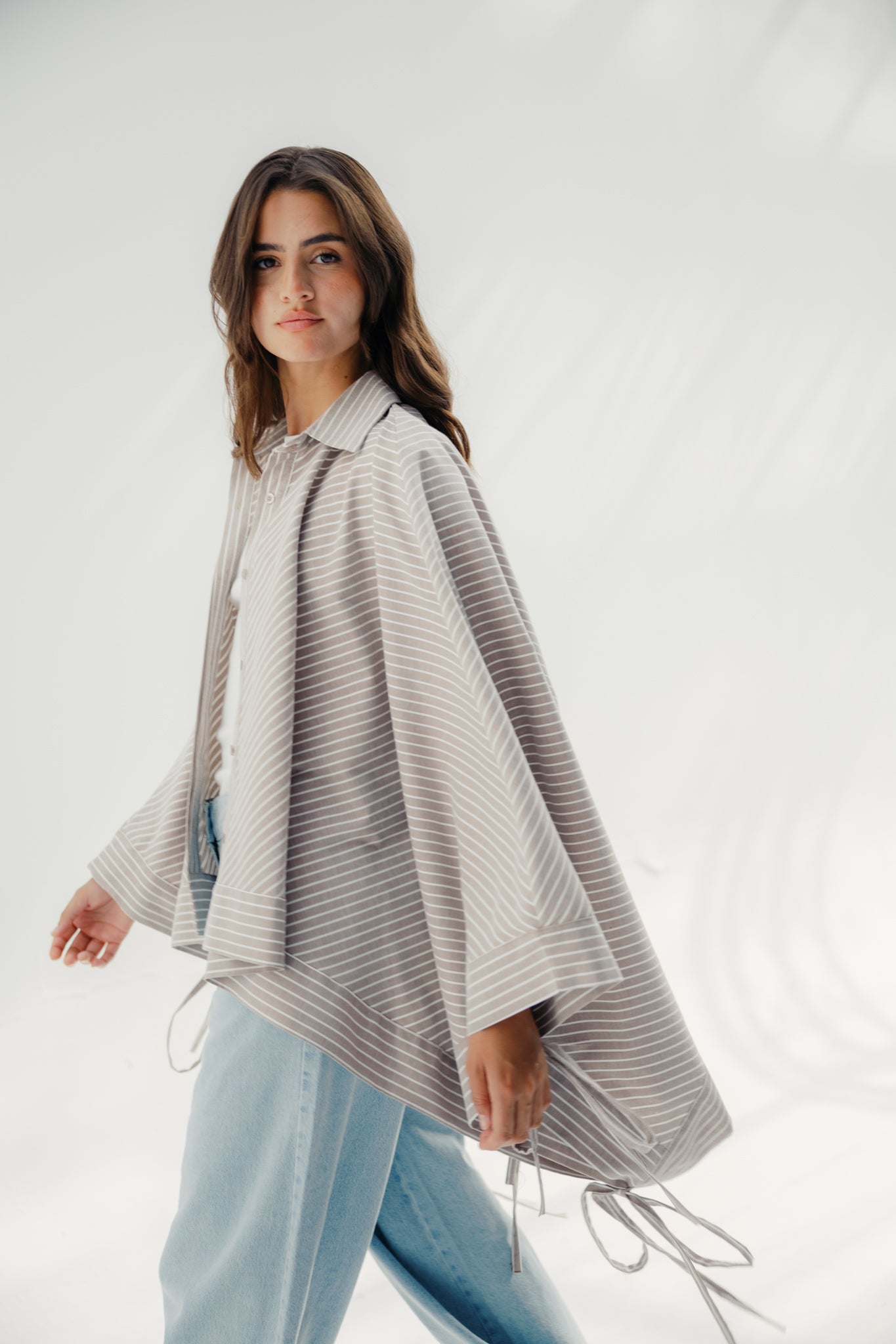 oversized striped shirt with back straw string Cafe & White