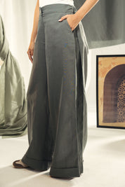 Wide leg pant with pleats Olive