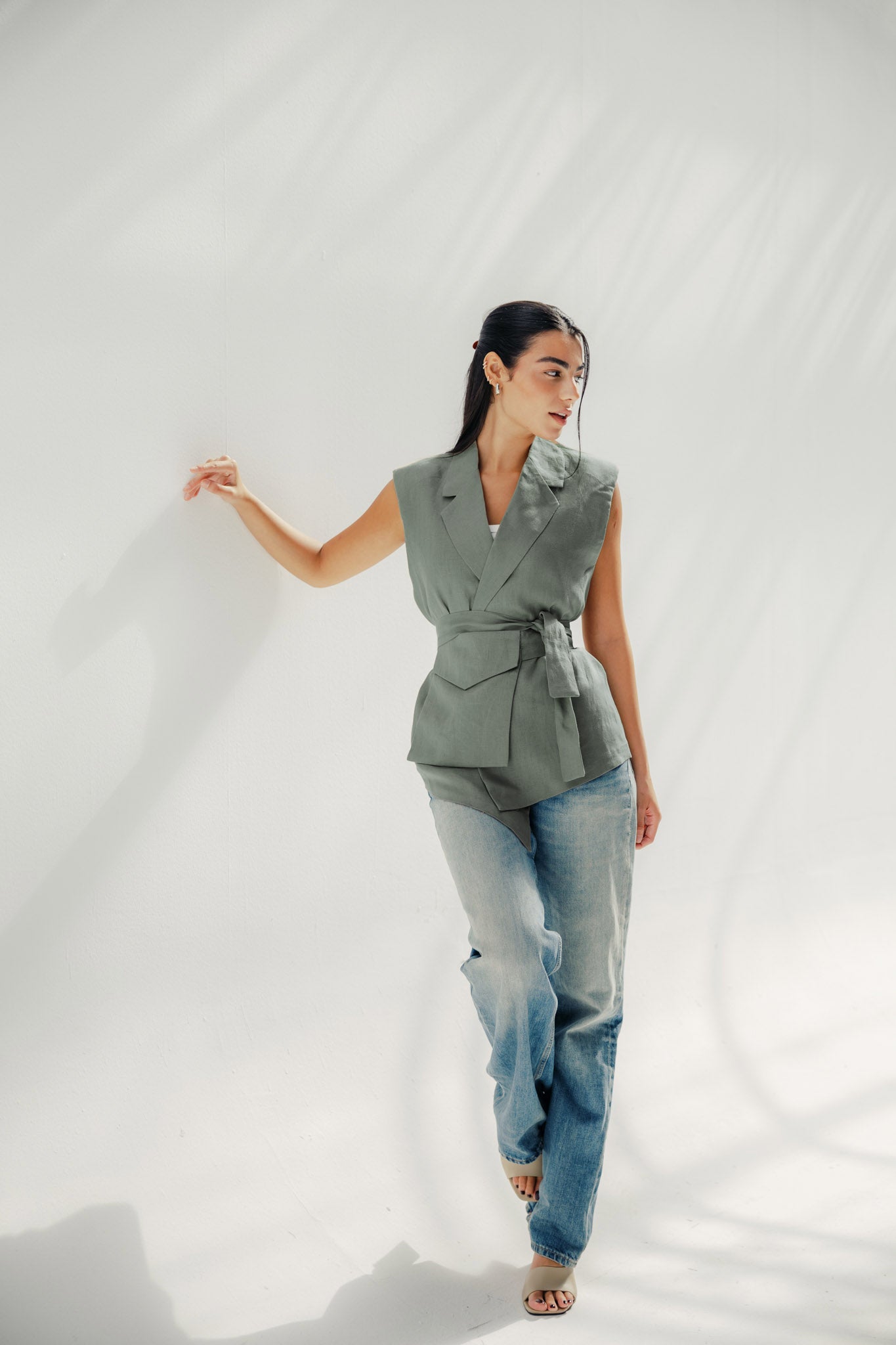 The Sand-mark Vest dark olive
