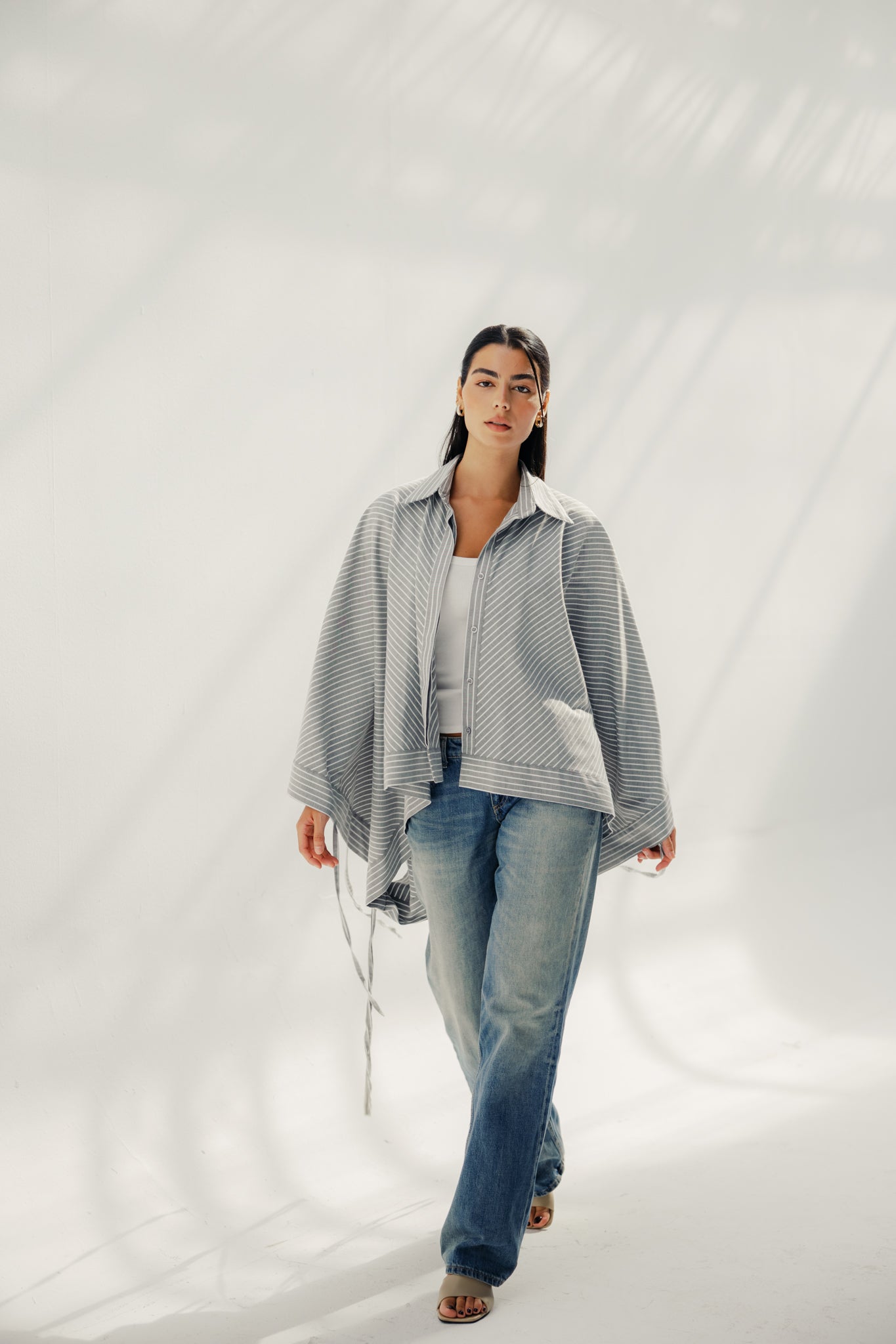 oversized striped shirt with back straw string Grey & White
