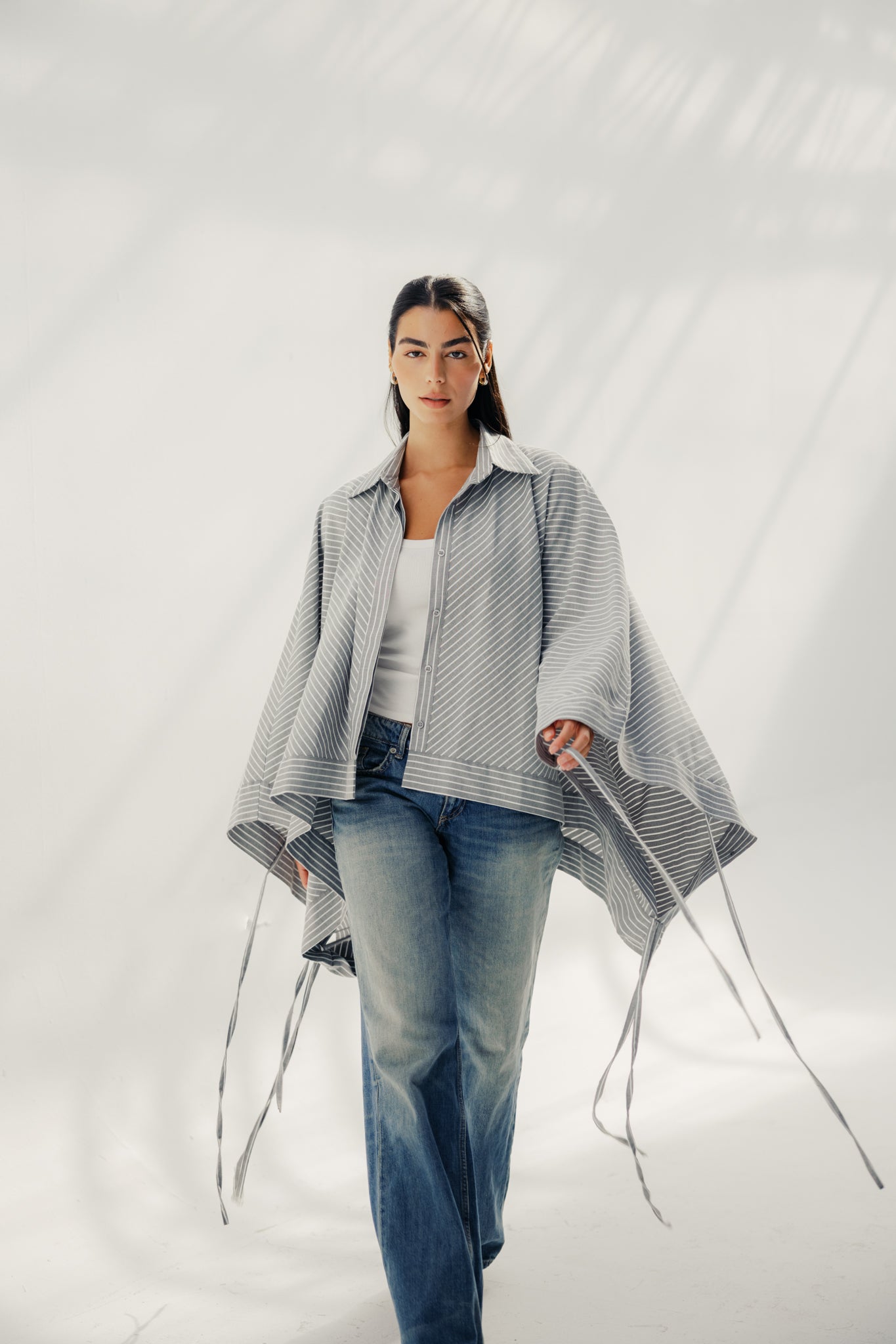 oversized striped shirt with back straw string Grey & White